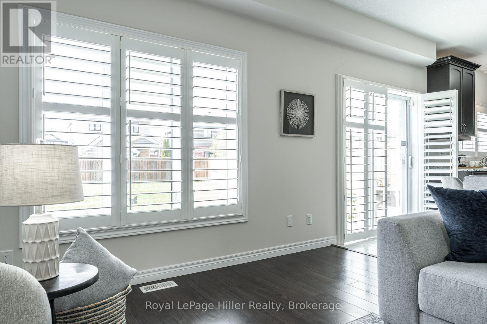 












112 THOMAS STREET

,
Stratford,




Ontario
N5A0E8

