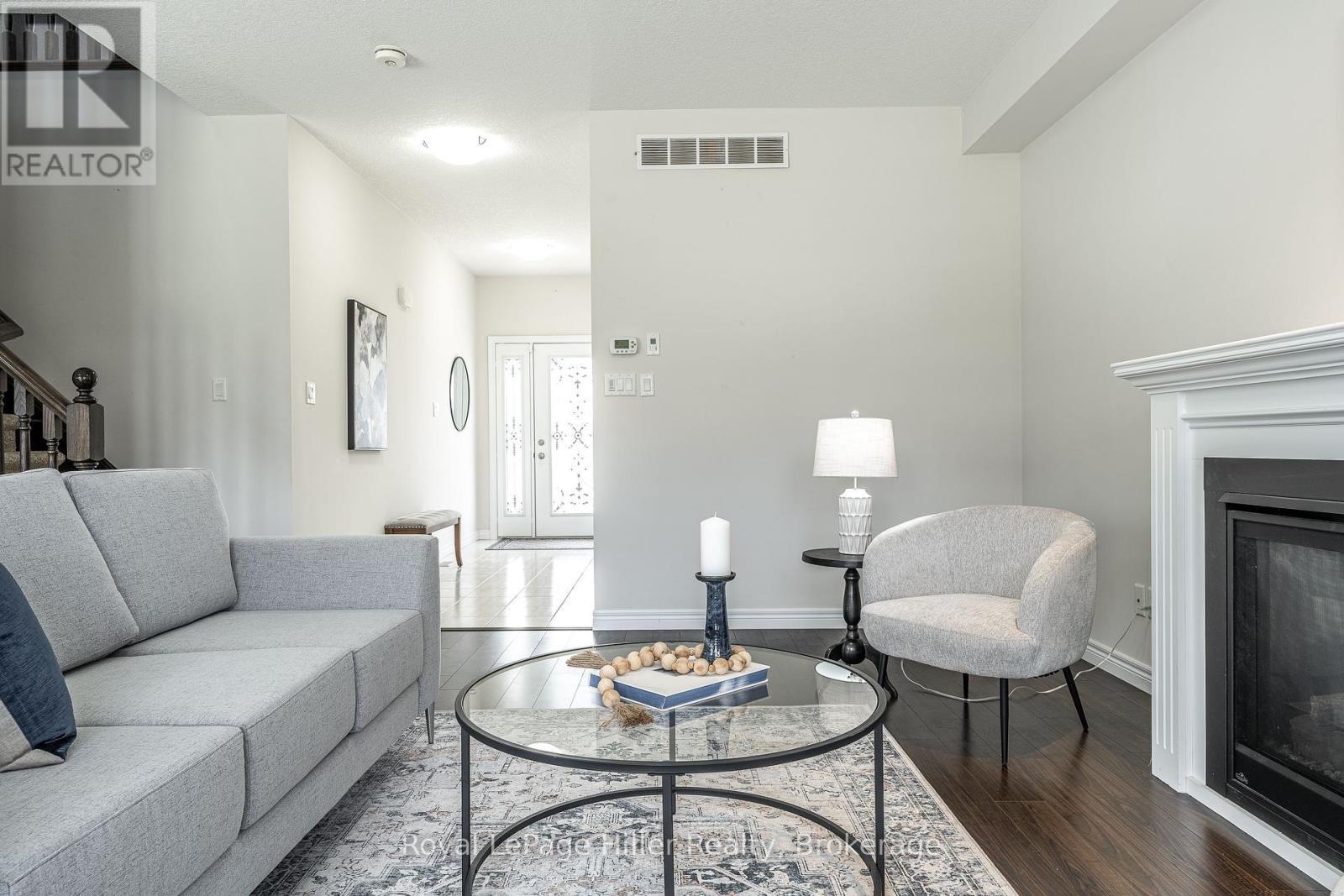 












112 THOMAS STREET

,
Stratford,




Ontario
N5A0E8

