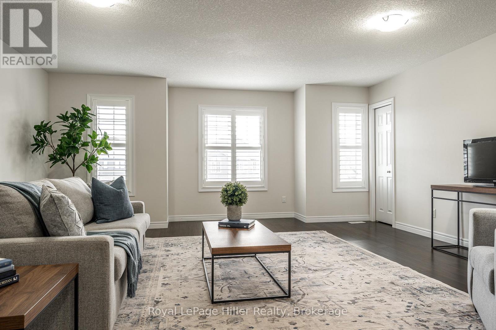 












112 THOMAS STREET

,
Stratford,




Ontario
N5A0E8

