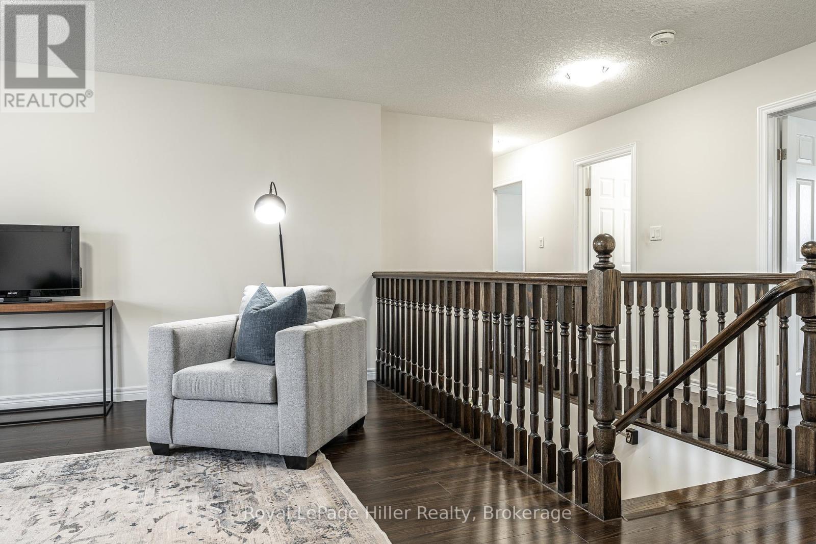 












112 THOMAS STREET

,
Stratford,




Ontario
N5A0E8

