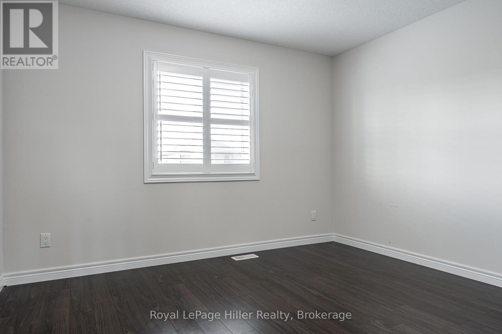 












112 THOMAS STREET

,
Stratford,




Ontario
N5A0E8

