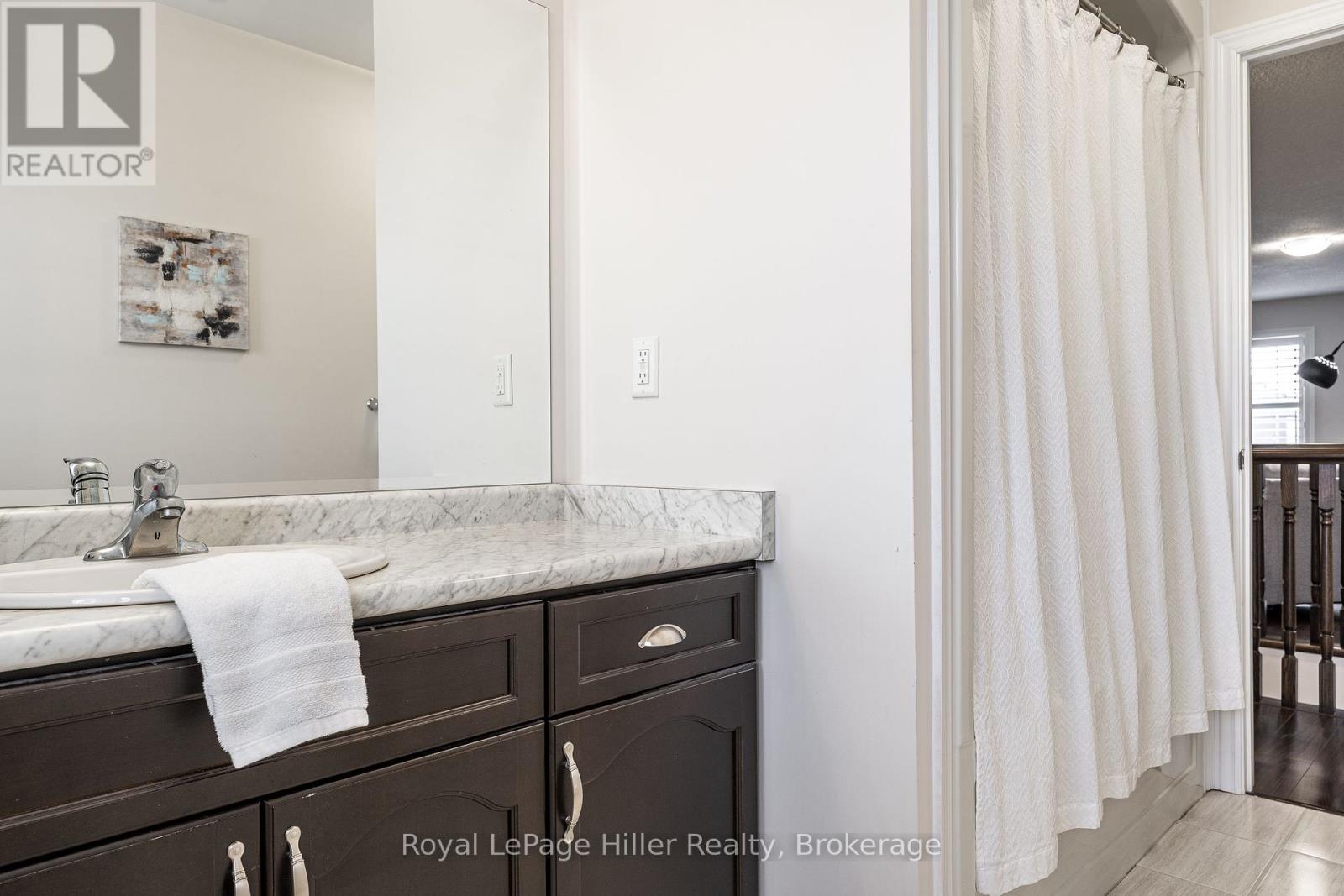 












112 THOMAS STREET

,
Stratford,




Ontario
N5A0E8

