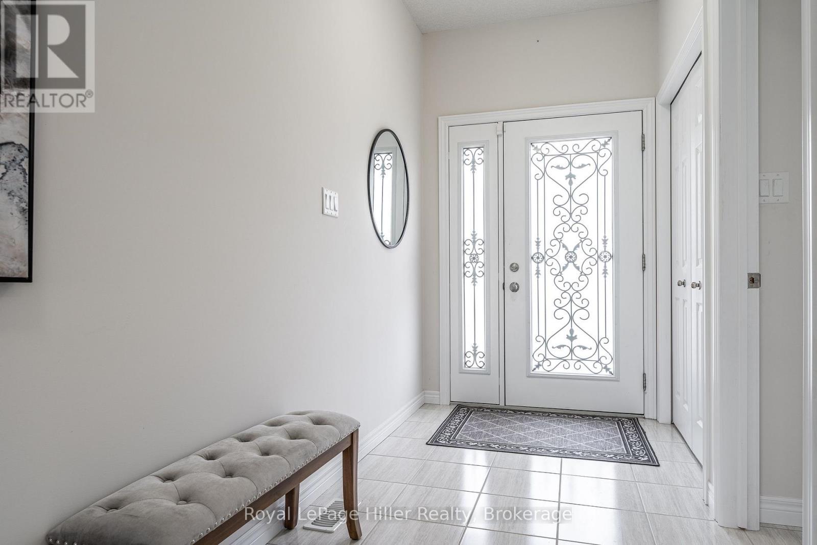 












112 THOMAS STREET

,
Stratford,




Ontario
N5A0E8

