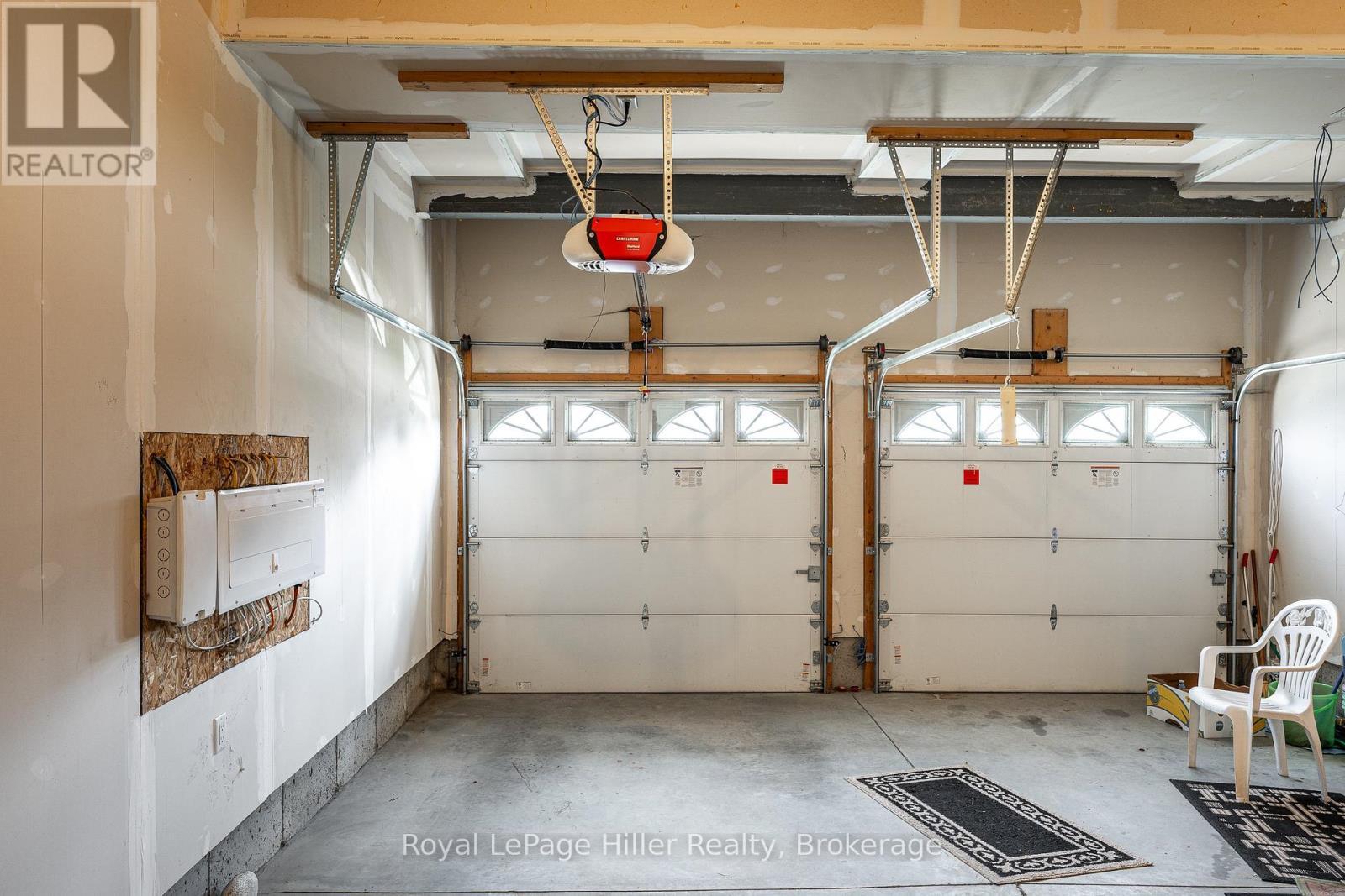 












112 THOMAS STREET

,
Stratford,




Ontario
N5A0E8

