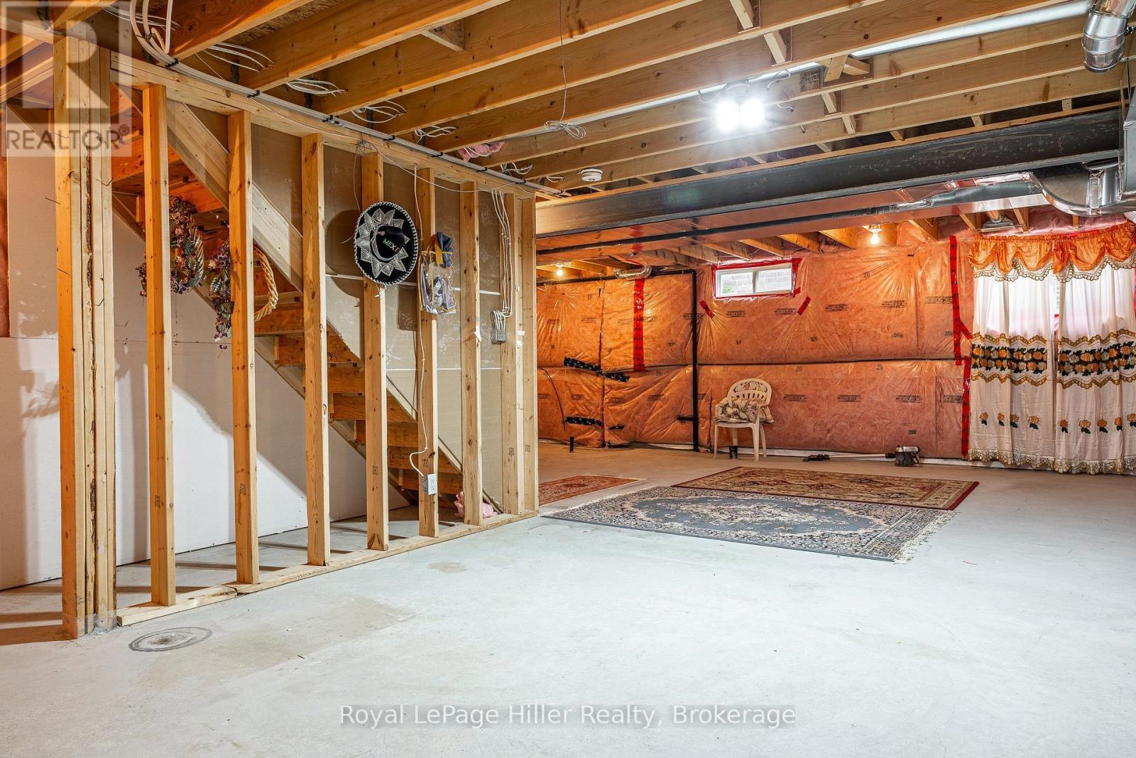 












112 THOMAS STREET

,
Stratford,




Ontario
N5A0E8

