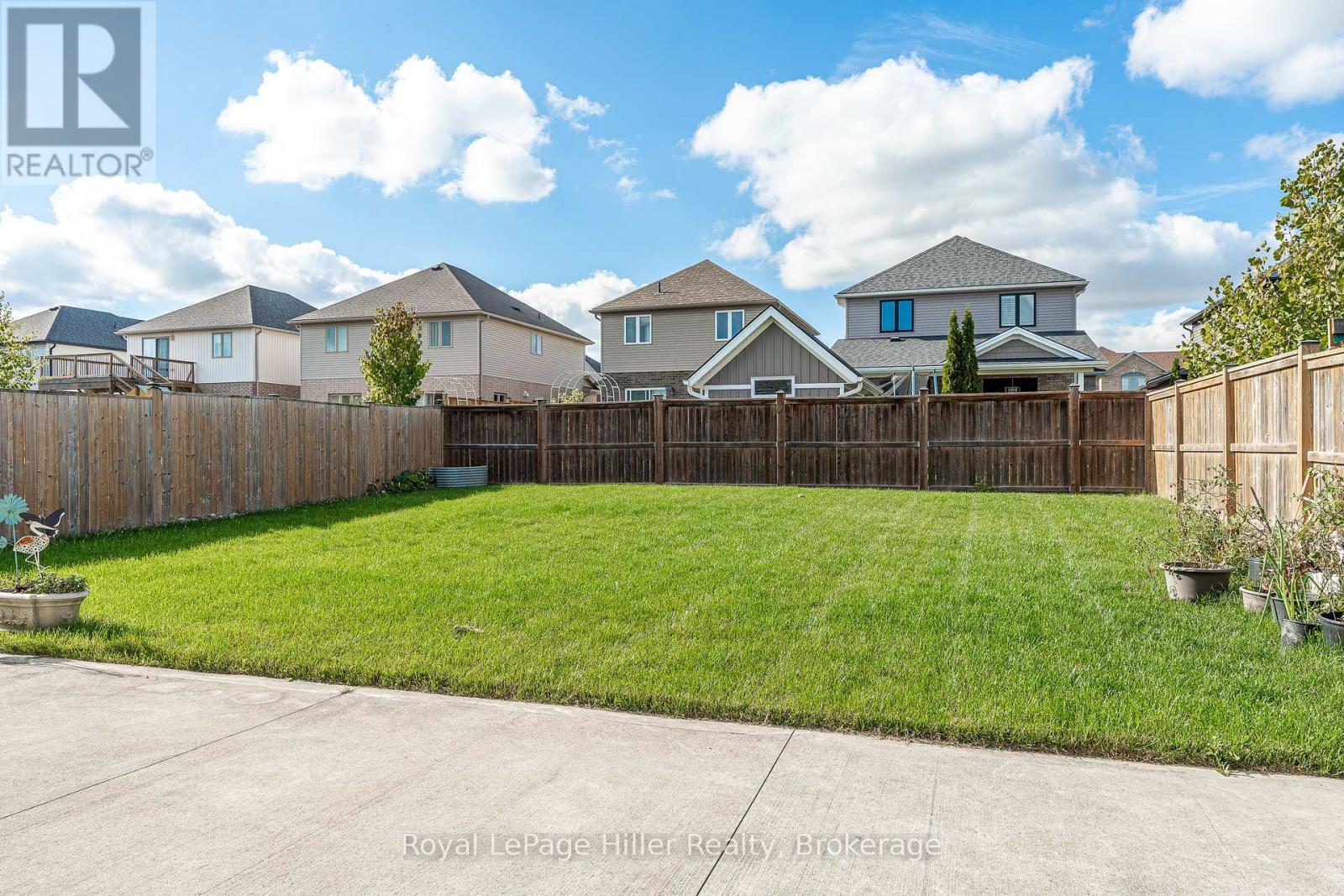 












112 THOMAS STREET

,
Stratford,




Ontario
N5A0E8

