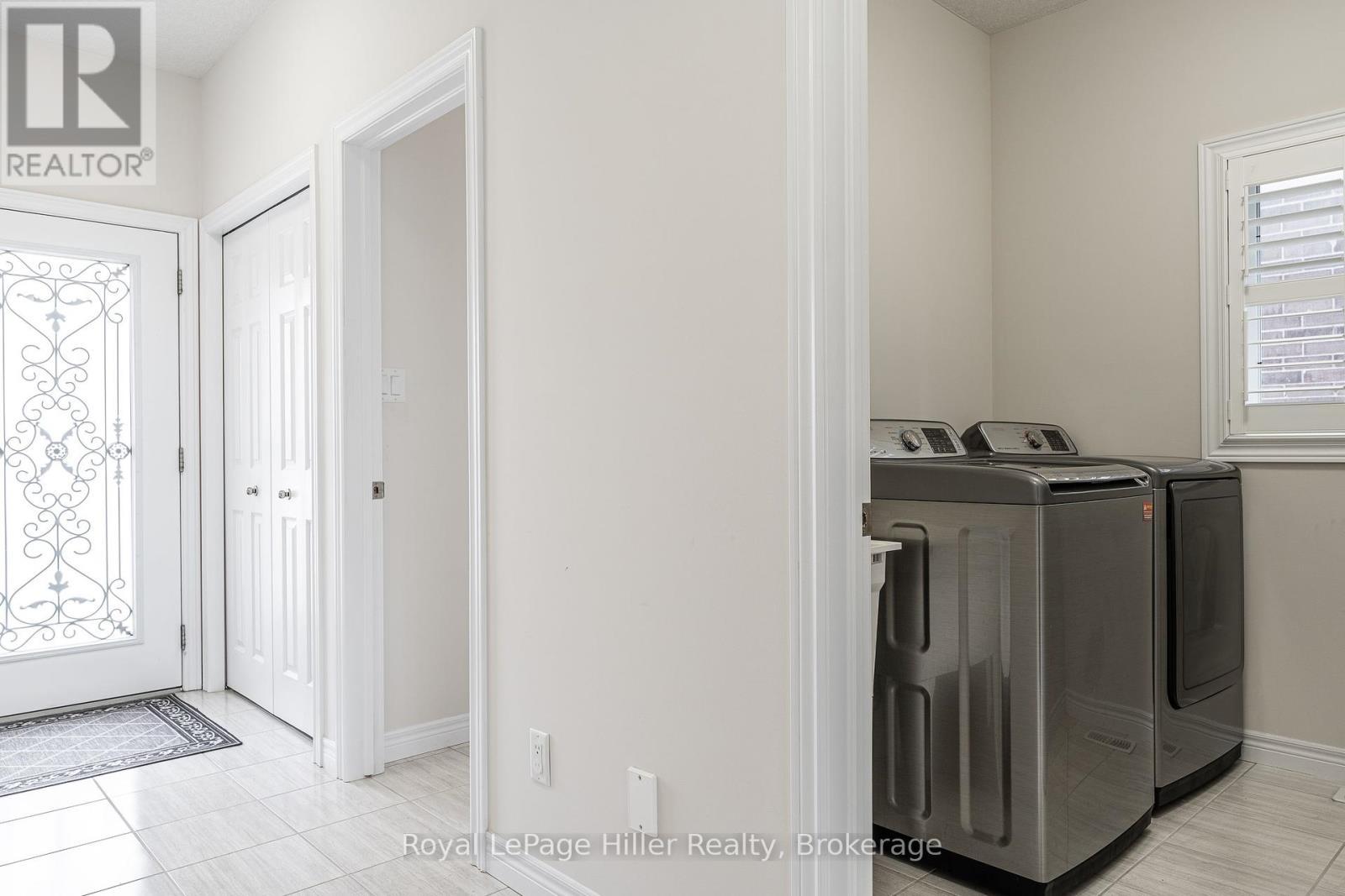 












112 THOMAS STREET

,
Stratford,




Ontario
N5A0E8

