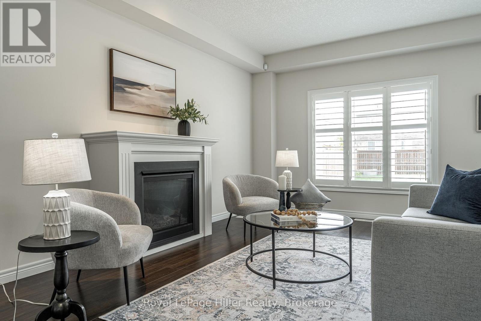 












112 THOMAS STREET

,
Stratford,




Ontario
N5A0E8

