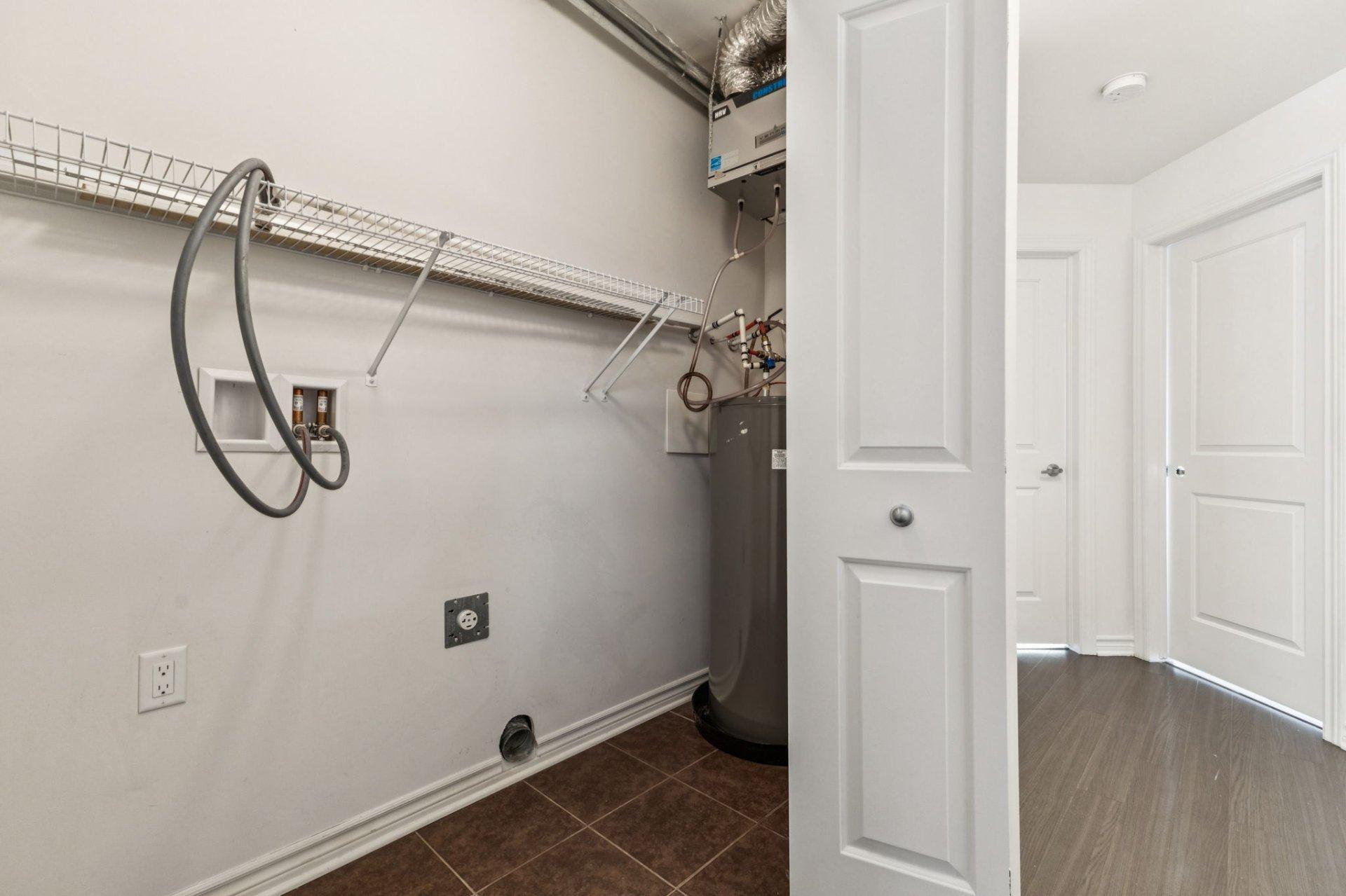 









629


Boul. des Grives

, 2,
Gatineau (Hull),




QC
J9A0C2

