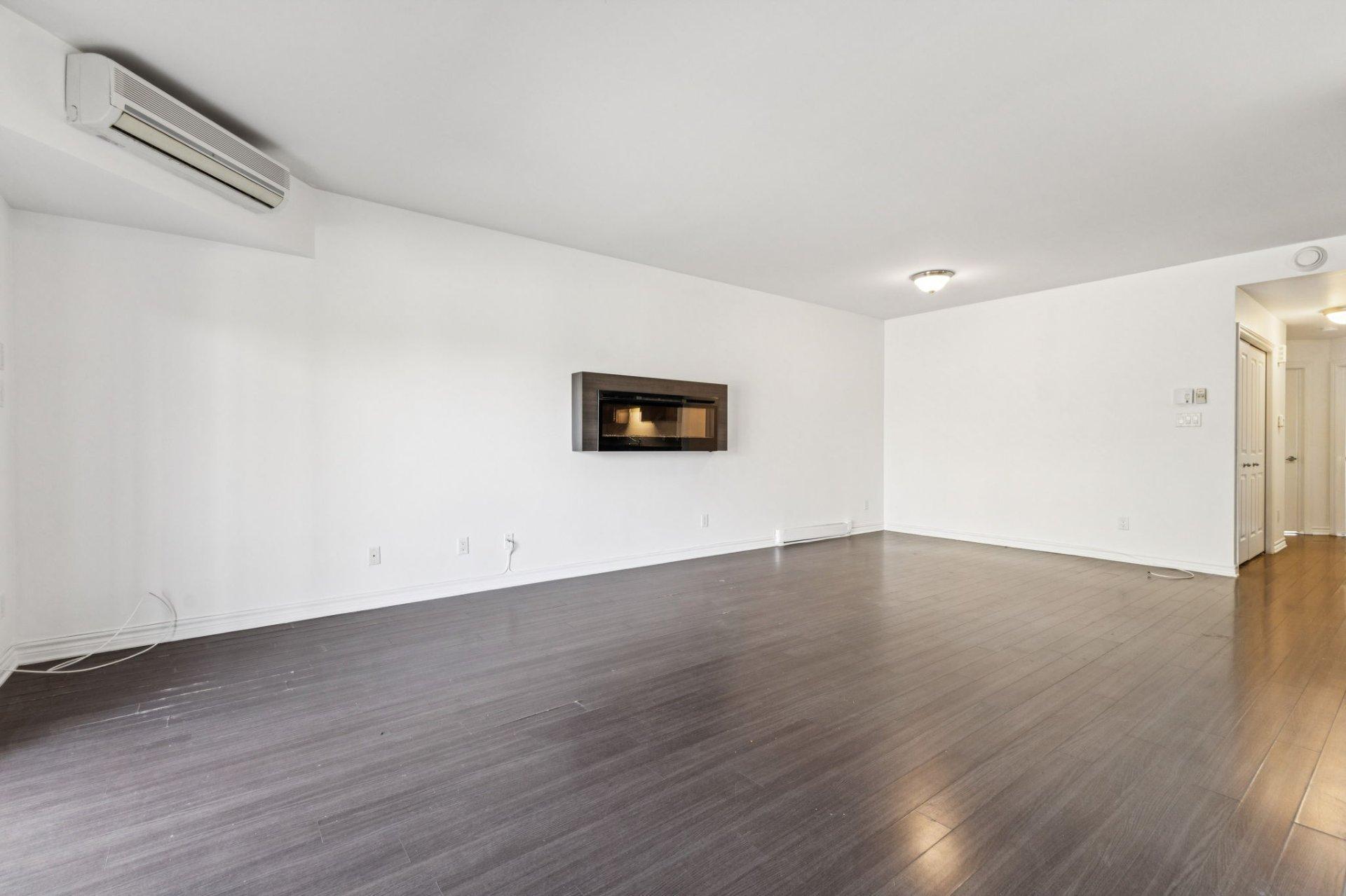 









629


Boul. des Grives

, 2,
Gatineau (Hull),




QC
J9A0C2


