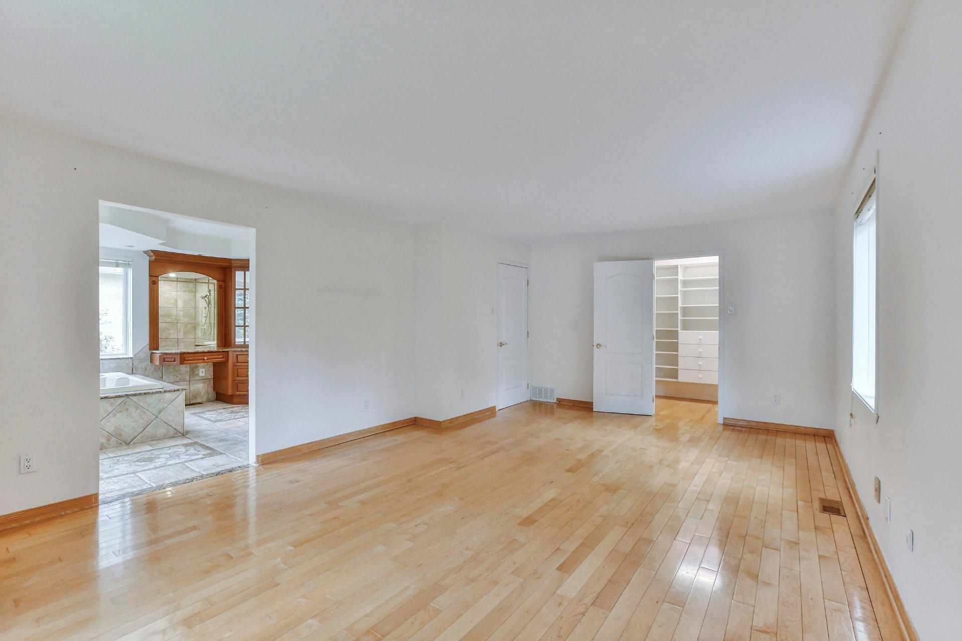 









116


Ch. des Topazes

,
Saint-Sauveur,




QC
J0R1R2

