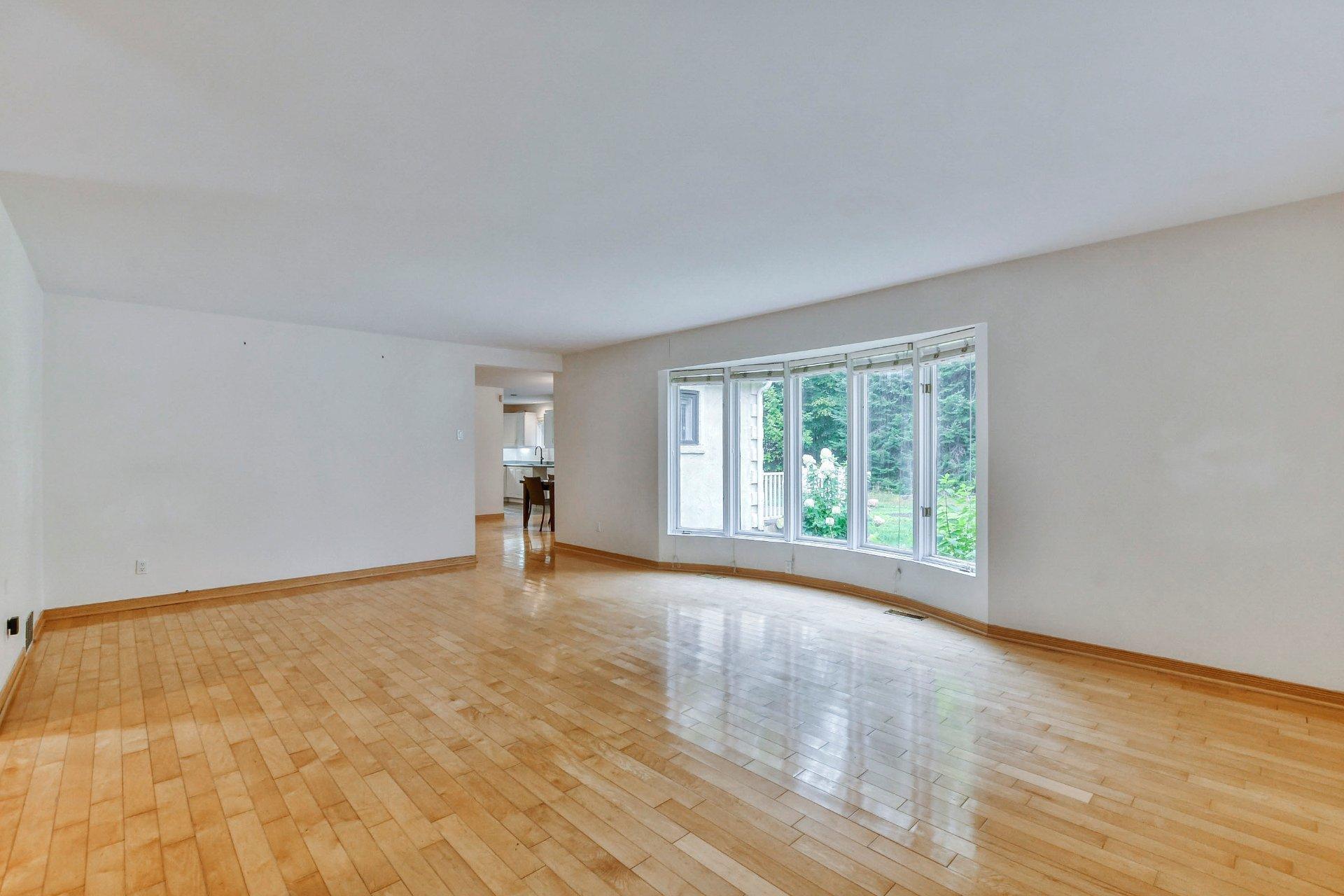 









116


Ch. des Topazes

,
Saint-Sauveur,




QC
J0R1R2

