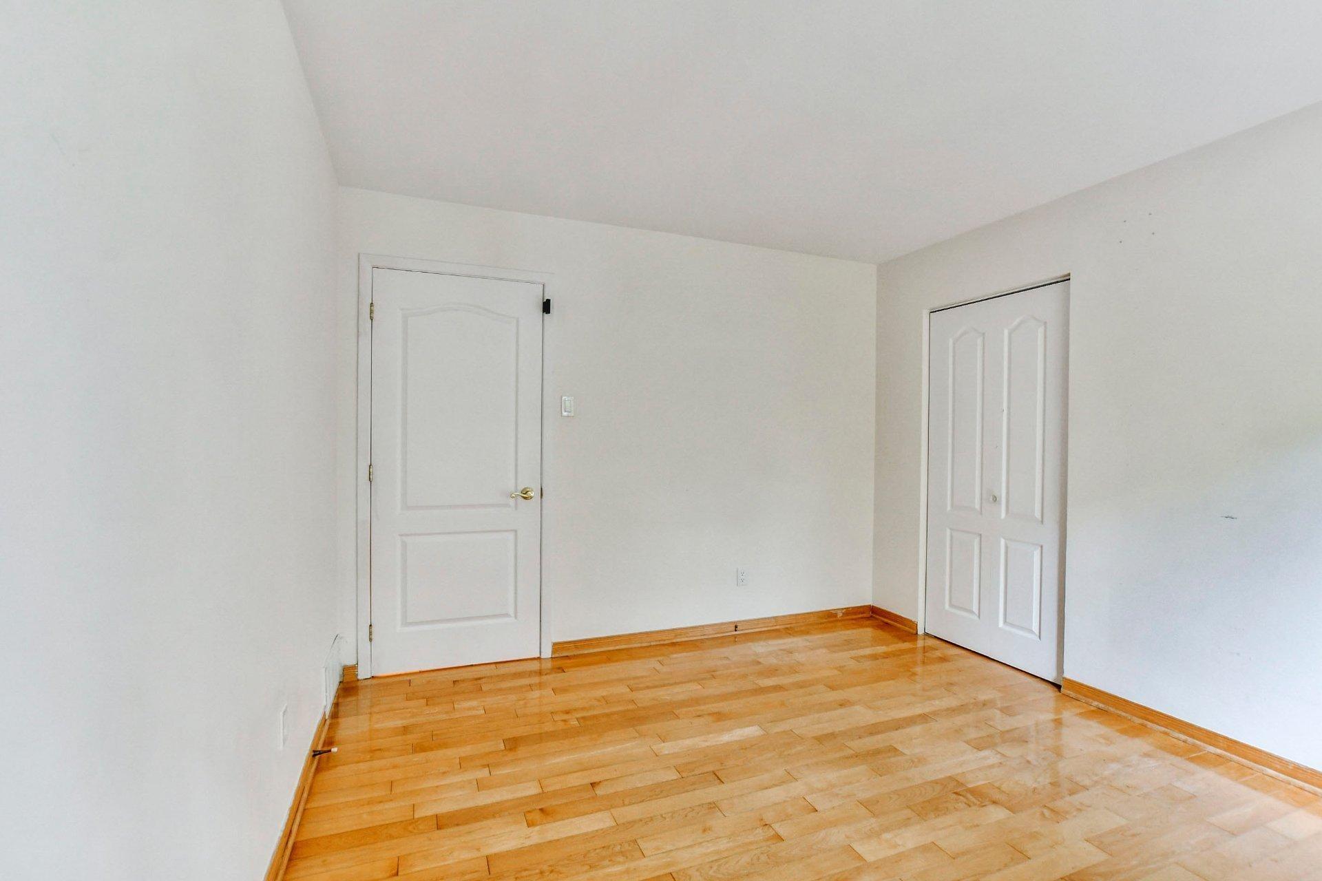 









116


Ch. des Topazes

,
Saint-Sauveur,




QC
J0R1R2

