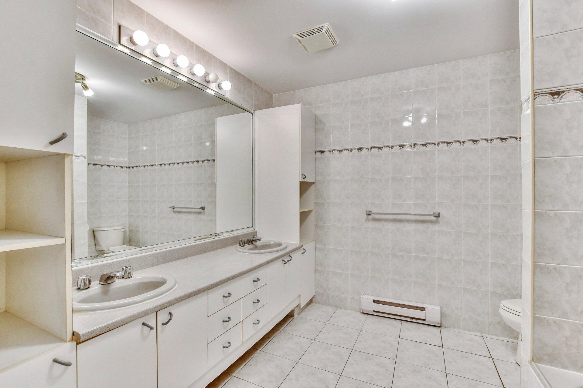 









116


Ch. des Topazes

,
Saint-Sauveur,




QC
J0R1R2

