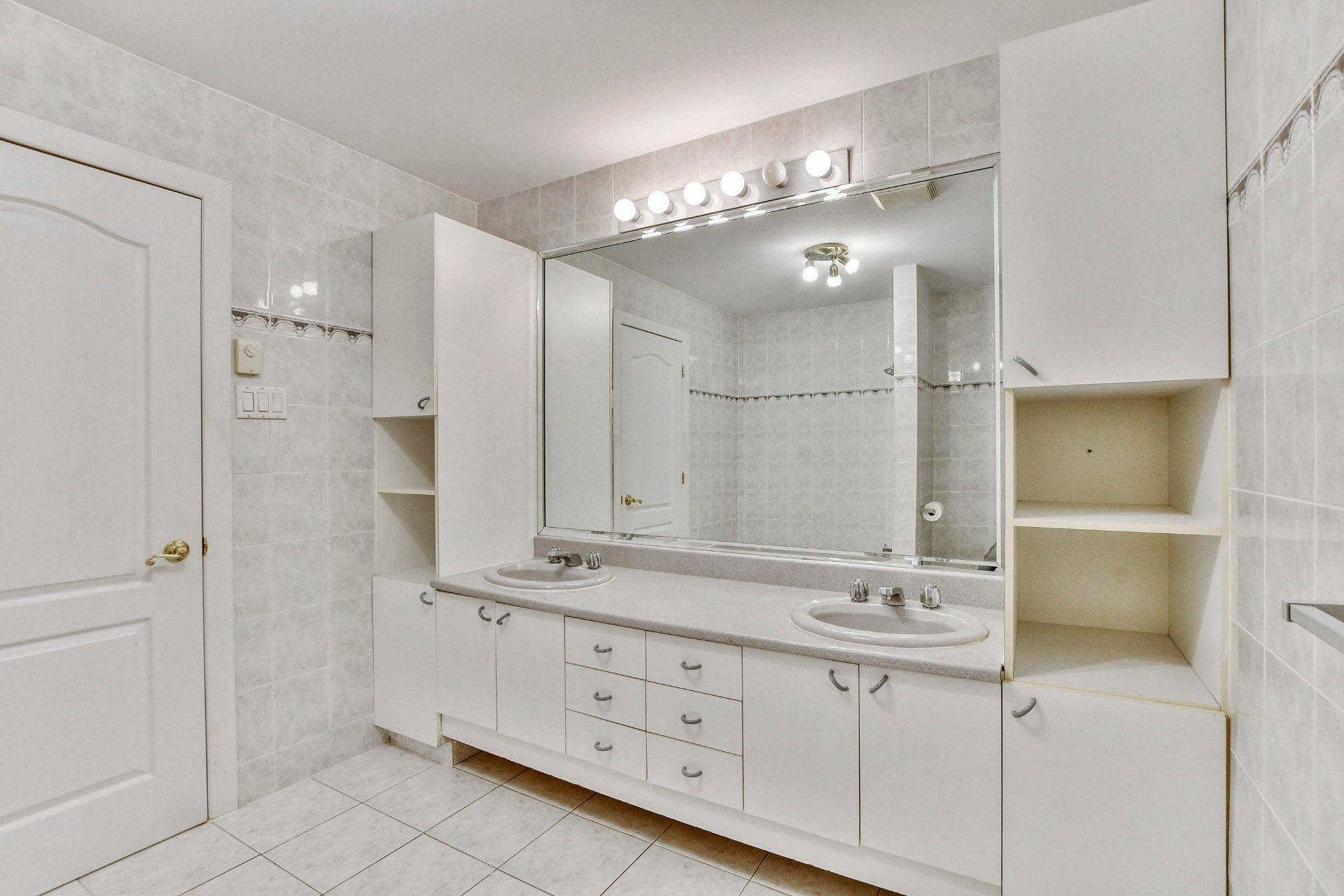 









116


Ch. des Topazes

,
Saint-Sauveur,




QC
J0R1R2

