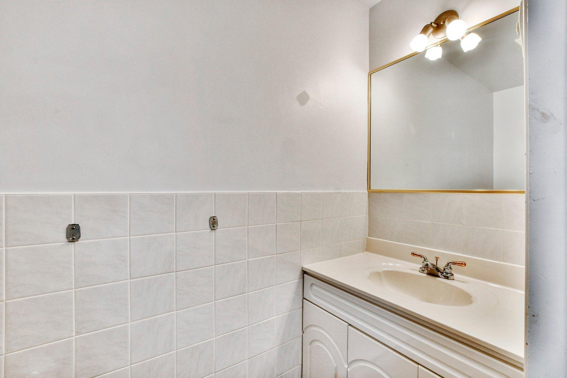 









116


Ch. des Topazes

,
Saint-Sauveur,




QC
J0R1R2

