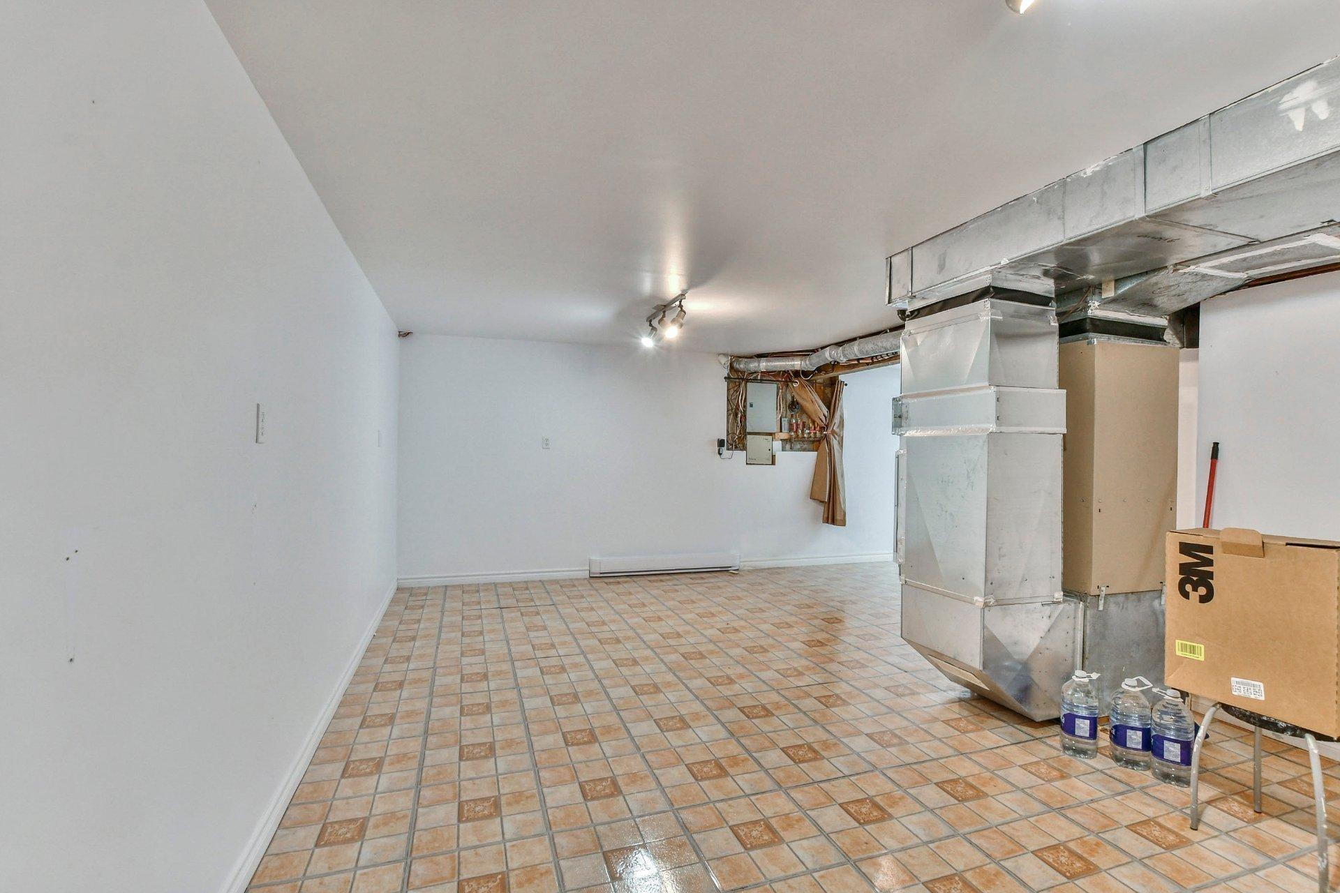 









116


Ch. des Topazes

,
Saint-Sauveur,




QC
J0R1R2

