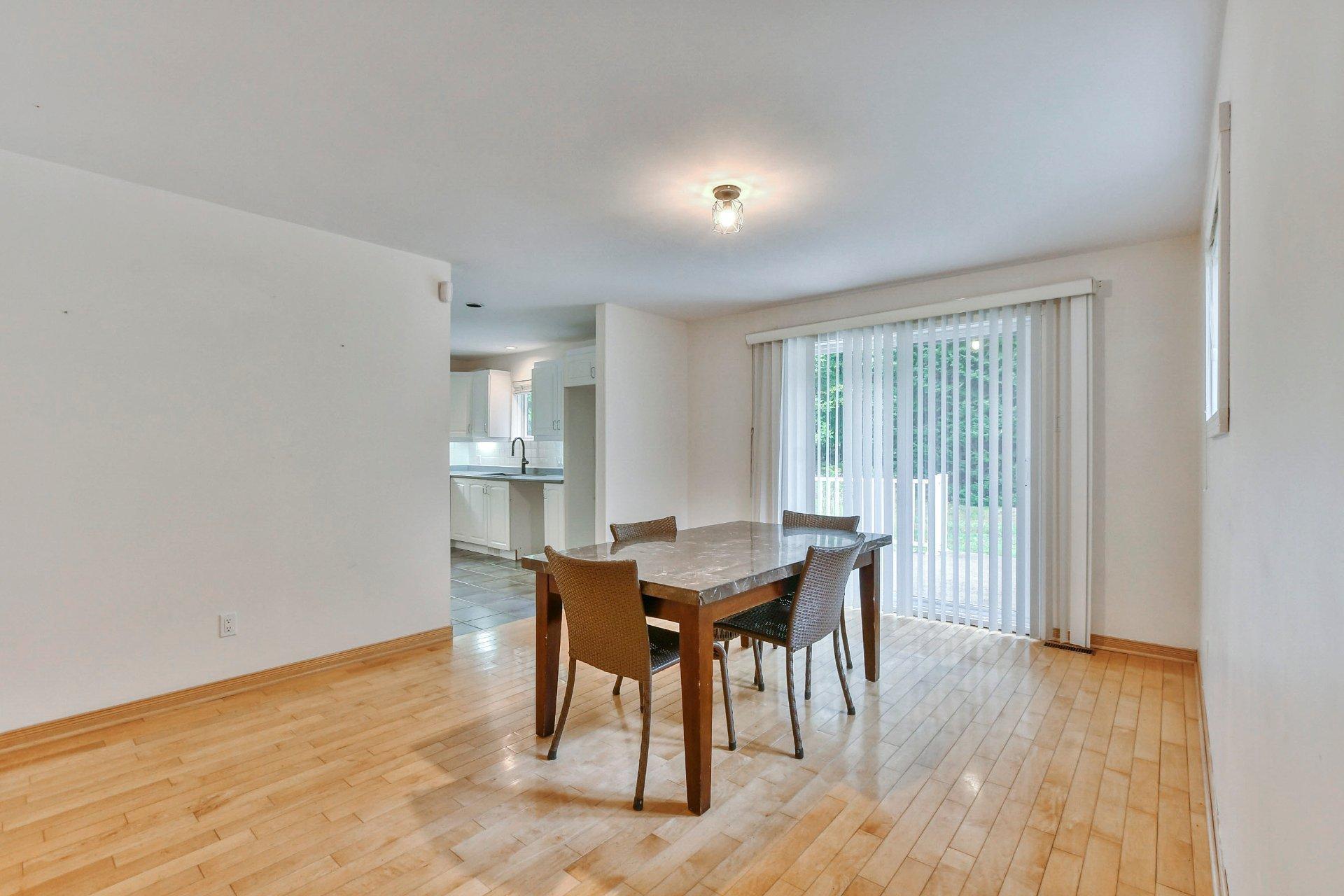 









116


Ch. des Topazes

,
Saint-Sauveur,




QC
J0R1R2

