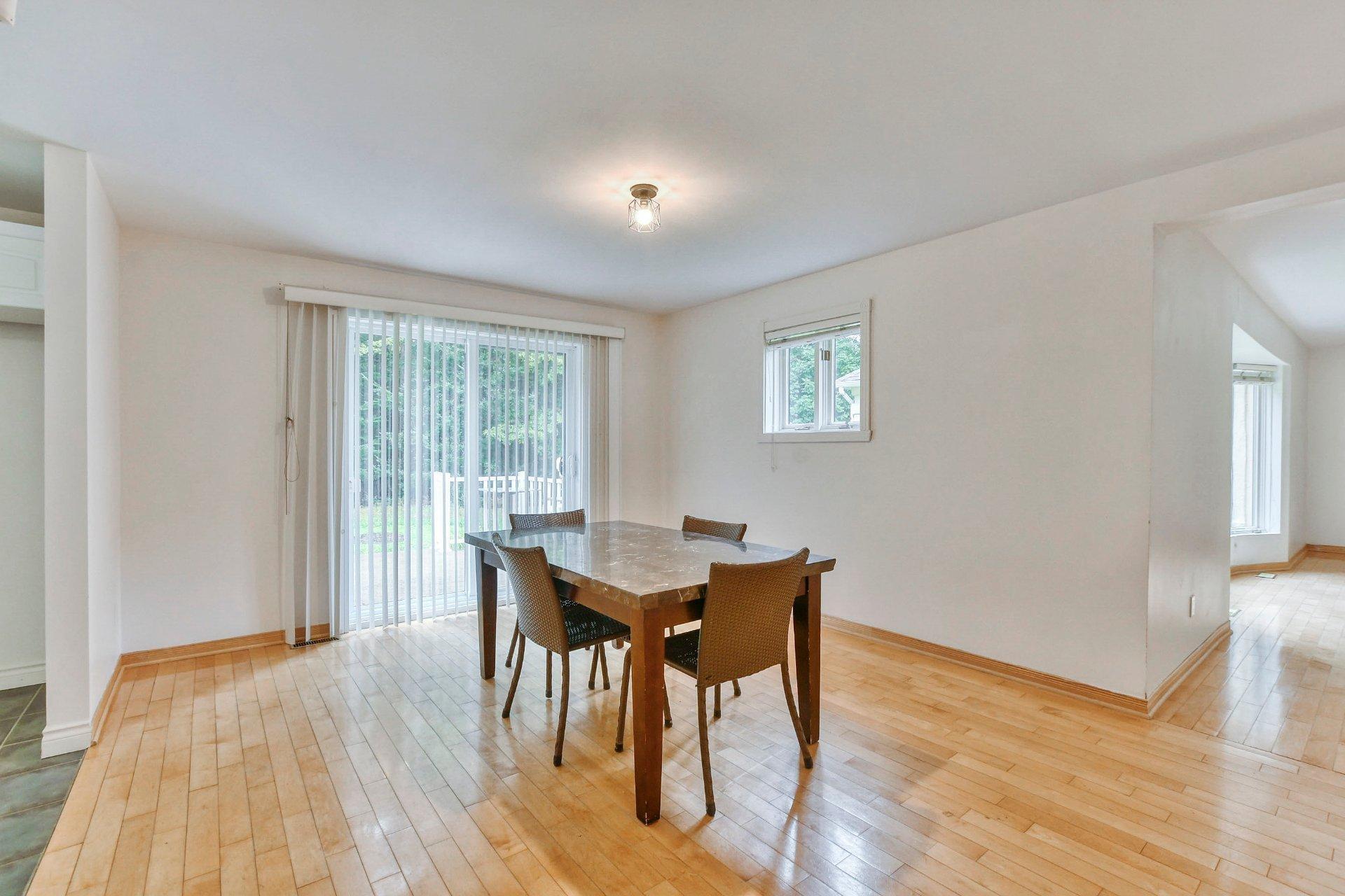 









116


Ch. des Topazes

,
Saint-Sauveur,




QC
J0R1R2


