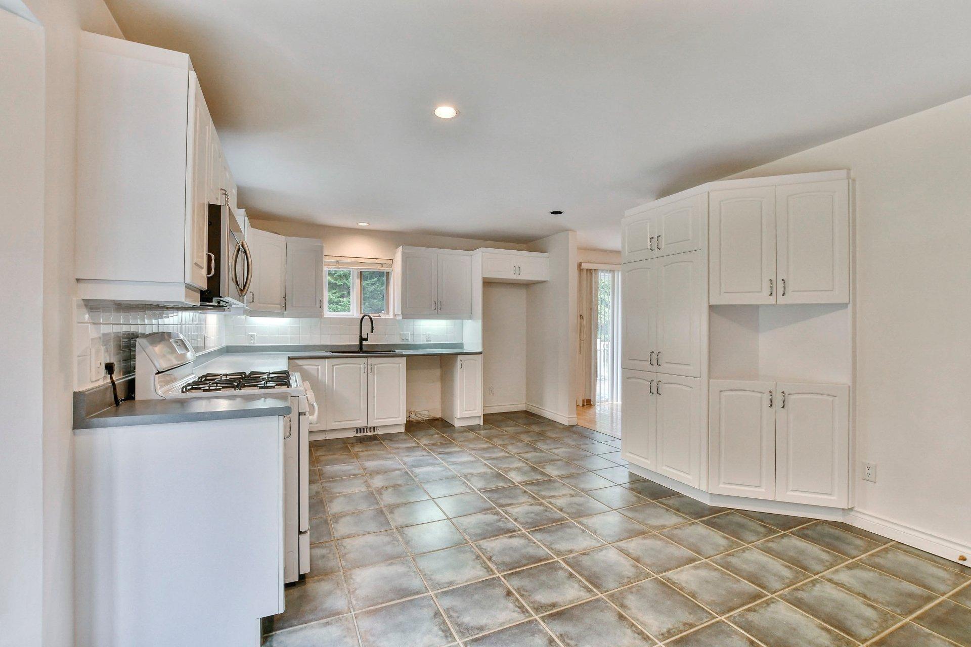 









116


Ch. des Topazes

,
Saint-Sauveur,




QC
J0R1R2

