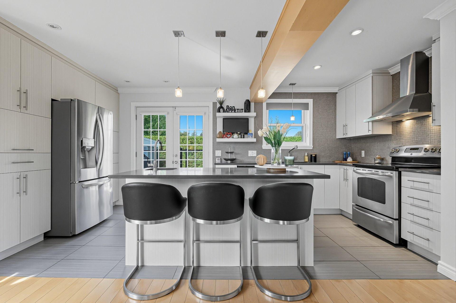 









384


Rue Bégin

,
Granby,




QC
J2G5P8

