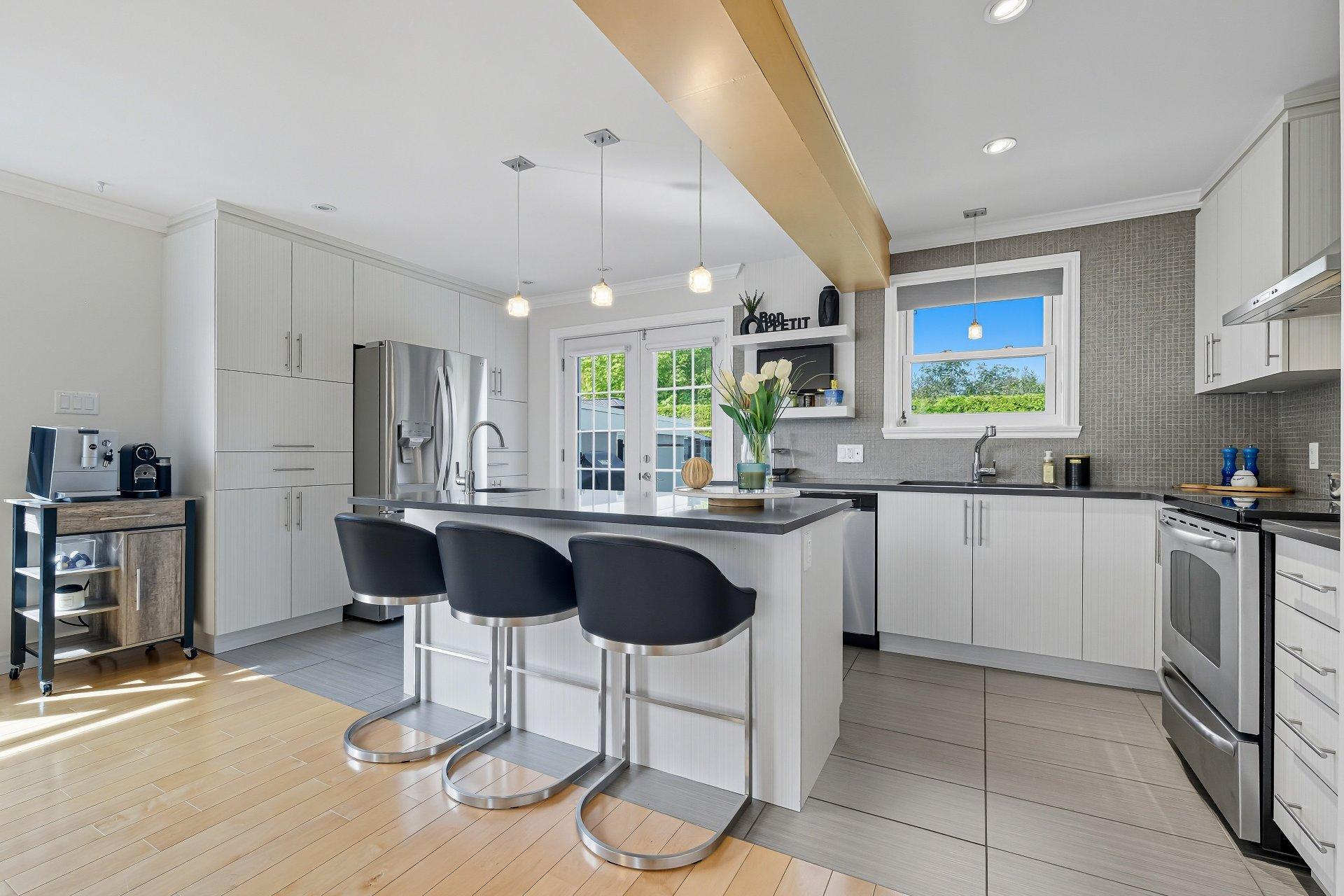 









384


Rue Bégin

,
Granby,




QC
J2G5P8

