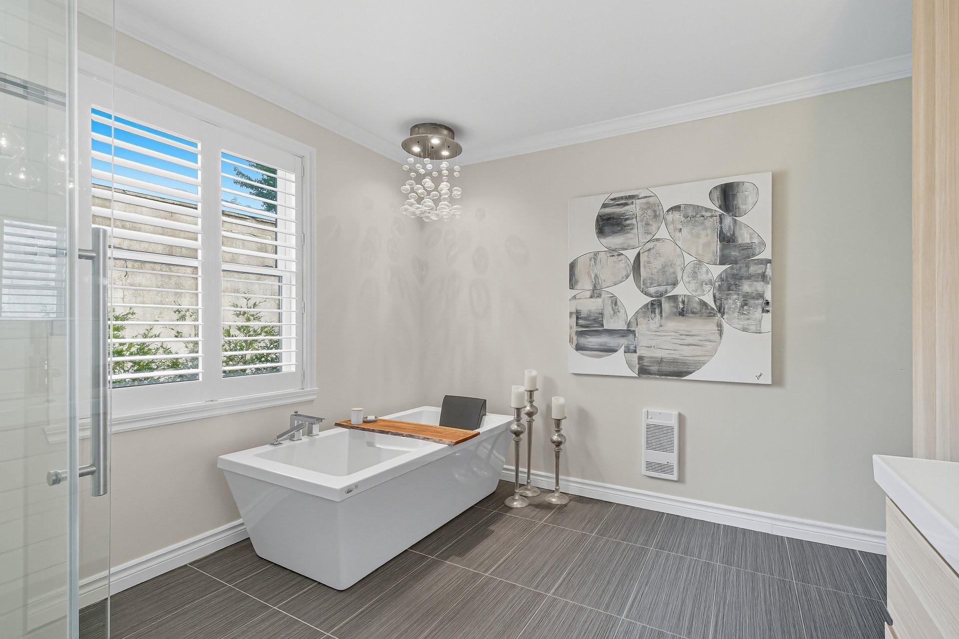 









384


Rue Bégin

,
Granby,




QC
J2G5P8


