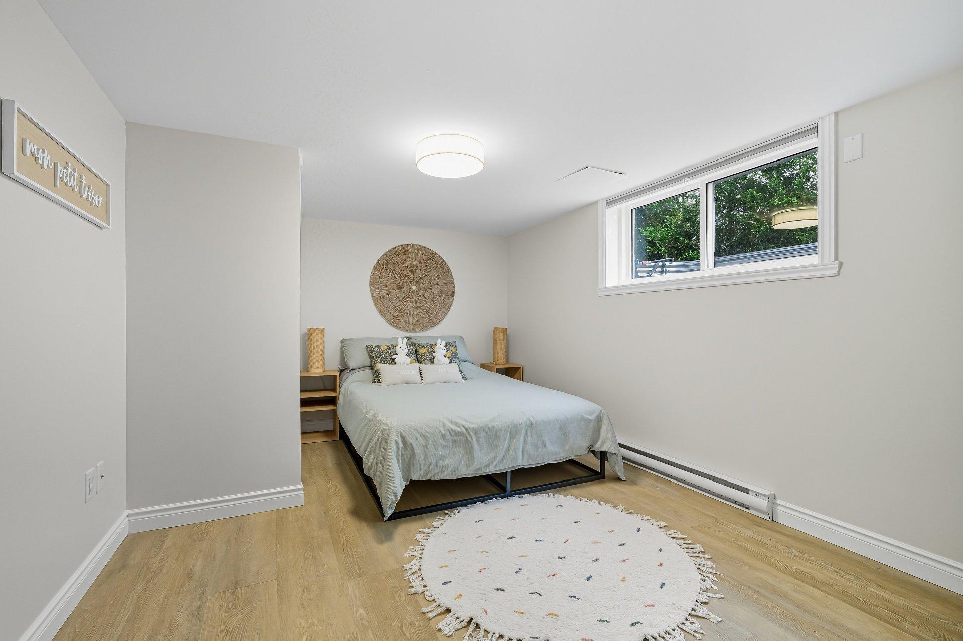 









384


Rue Bégin

,
Granby,




QC
J2G5P8

