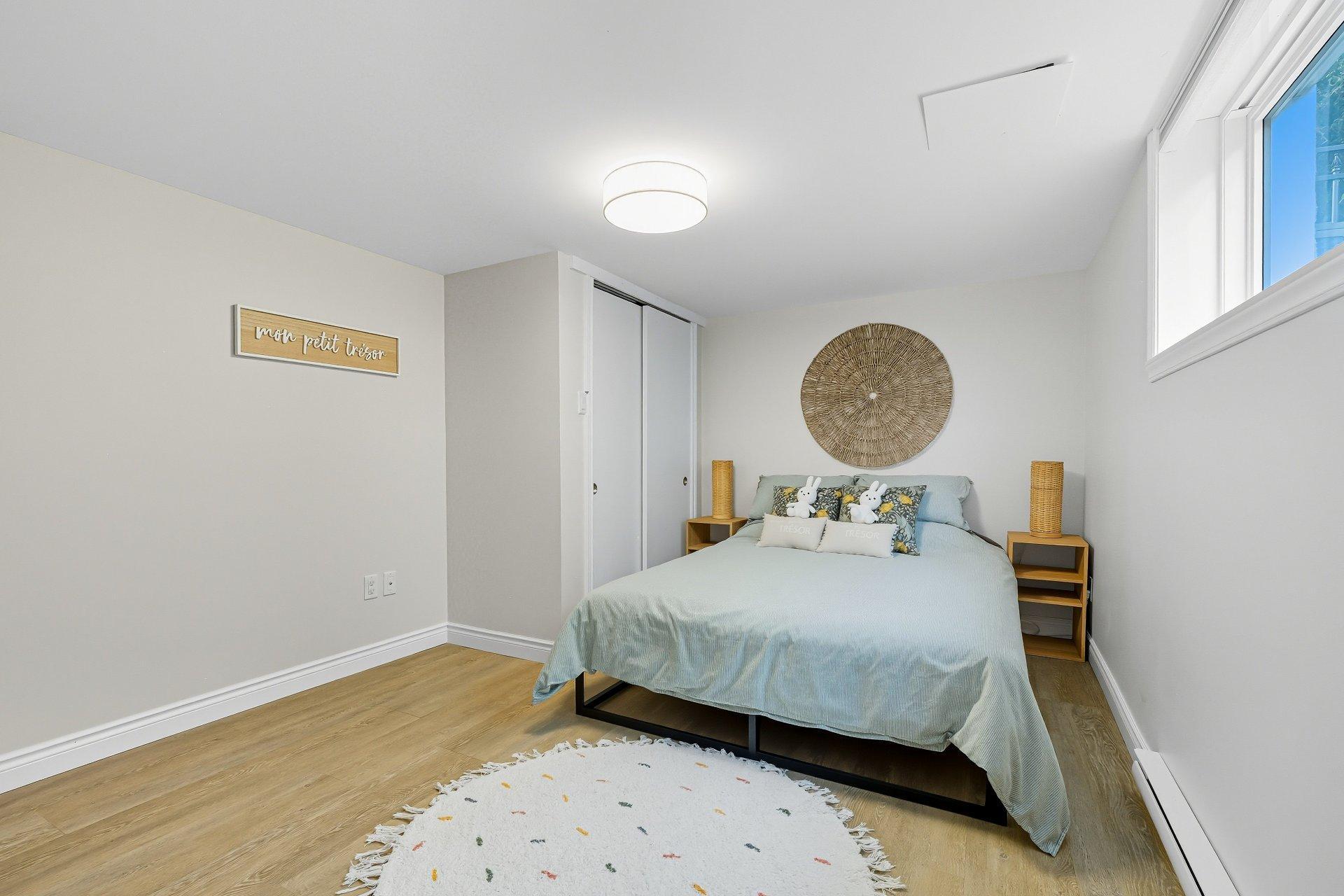 









384


Rue Bégin

,
Granby,




QC
J2G5P8

