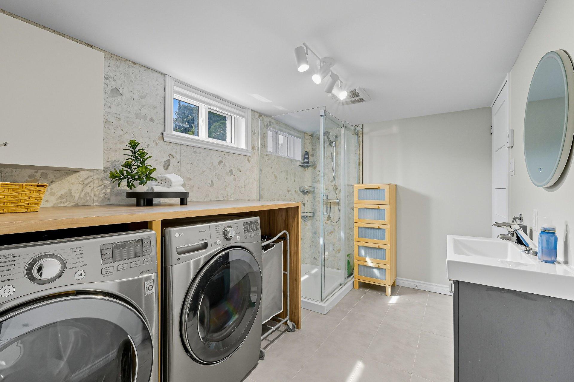 









384


Rue Bégin

,
Granby,




QC
J2G5P8

