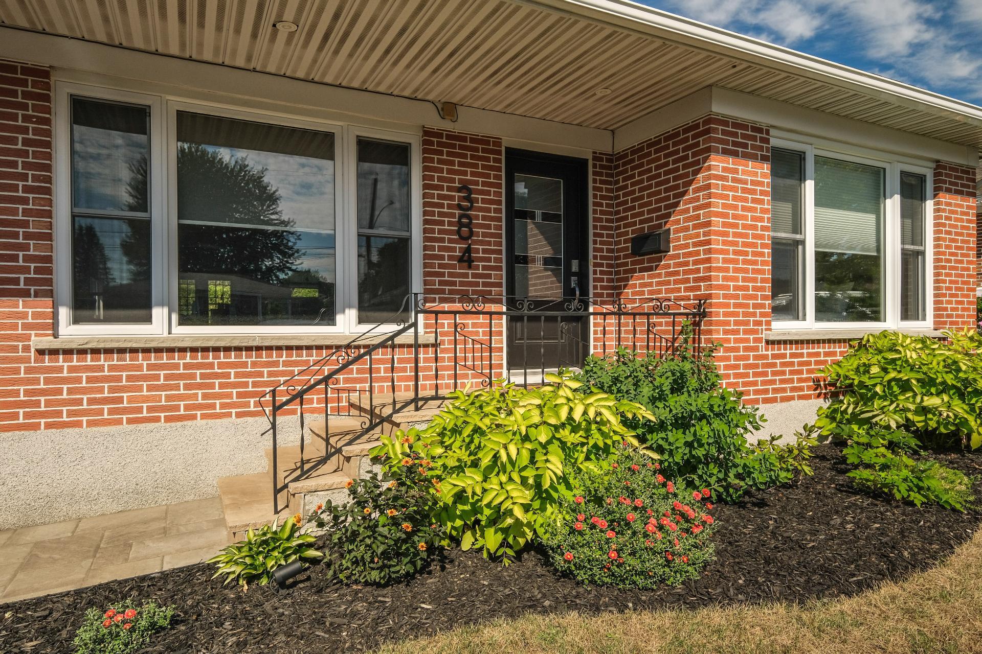 









384


Rue Bégin

,
Granby,




QC
J2G5P8

