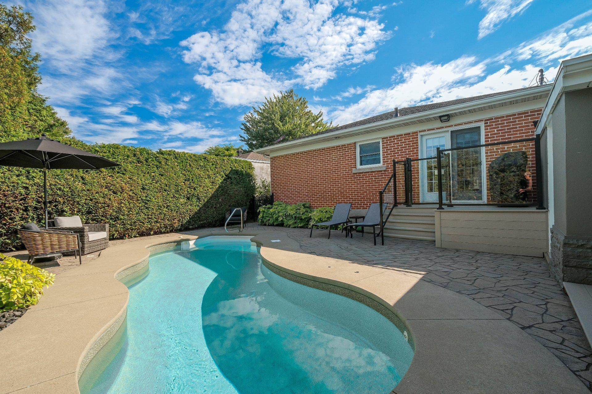 









384


Rue Bégin

,
Granby,




QC
J2G5P8

