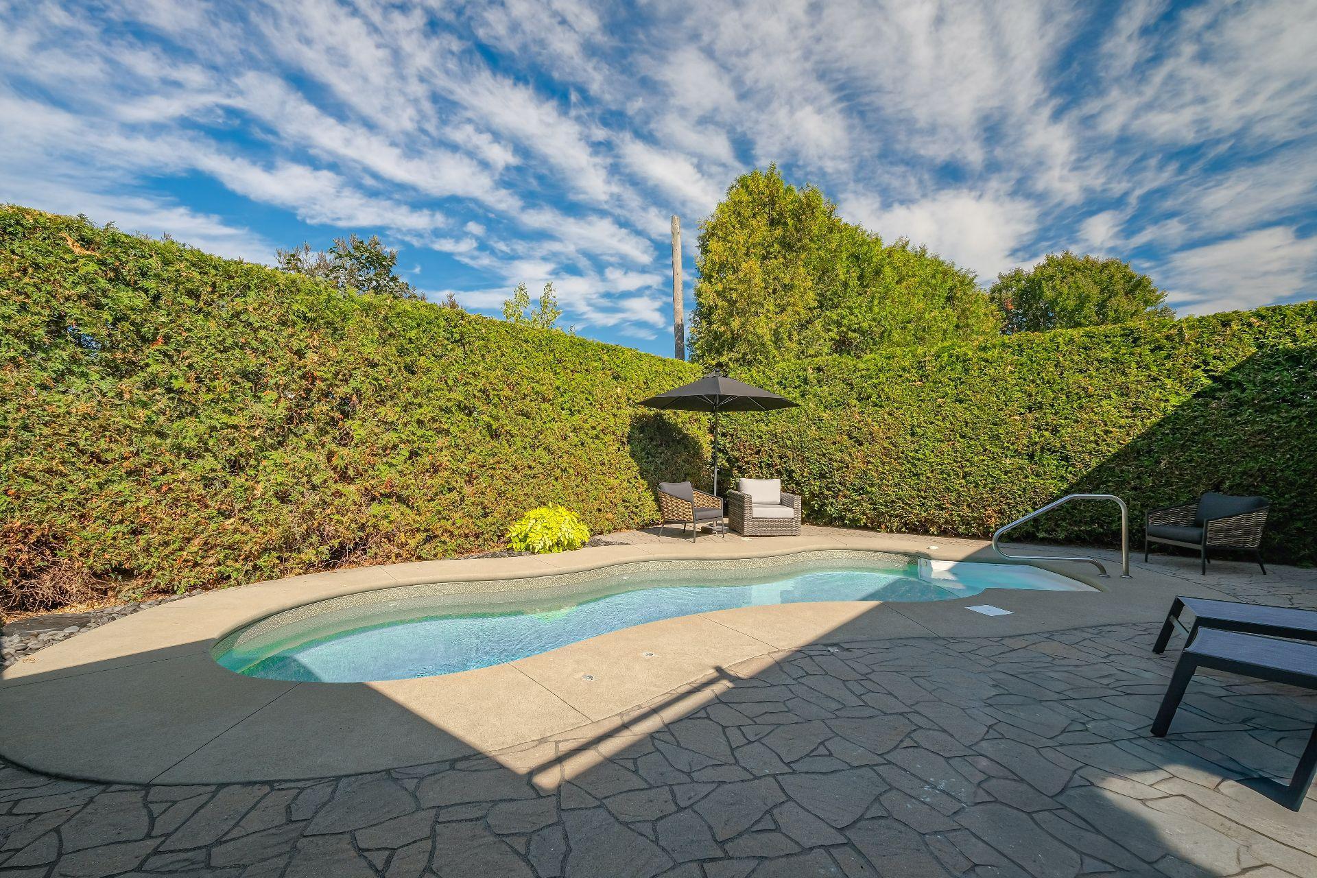 









384


Rue Bégin

,
Granby,




QC
J2G5P8

