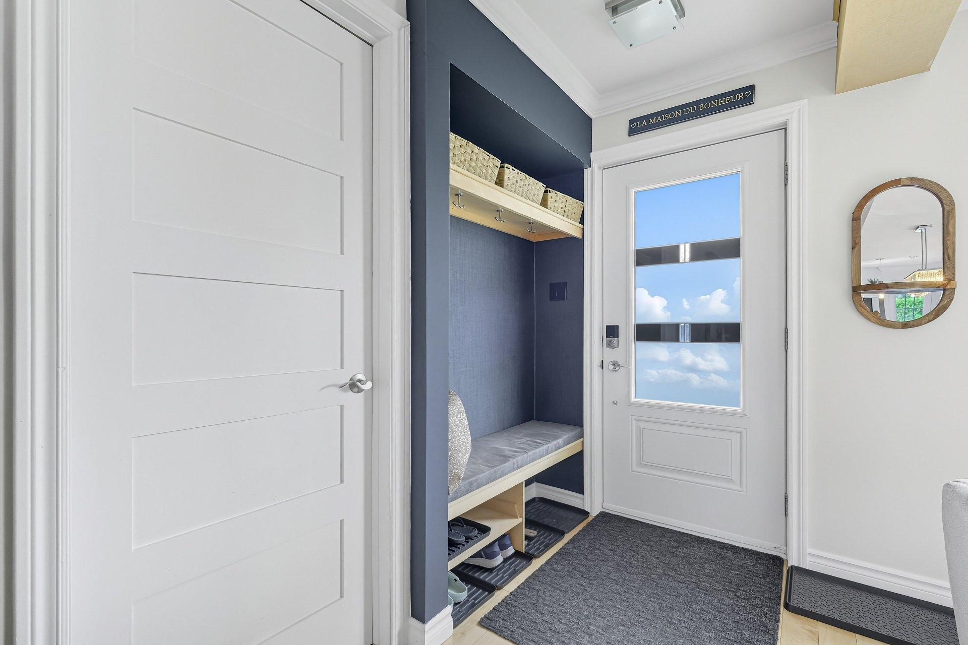 









384


Rue Bégin

,
Granby,




QC
J2G5P8

