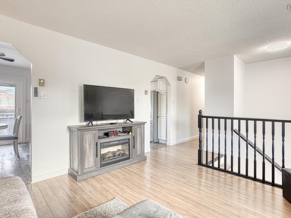 












91 Inglewood Crescent

,
Cole Harbour,




NS
B2W 5W5


