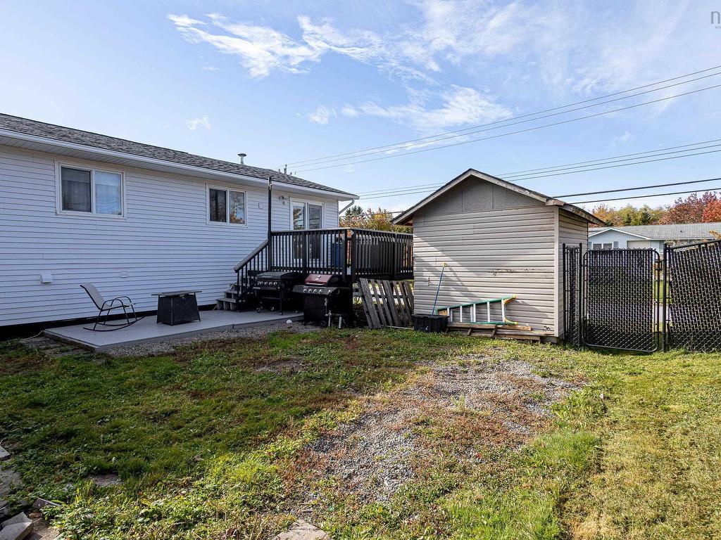 












91 Inglewood Crescent

,
Cole Harbour,




NS
B2W 5W5

