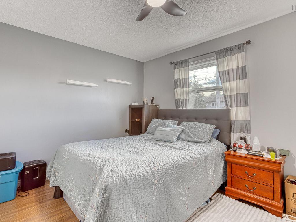 












91 Inglewood Crescent

,
Cole Harbour,




NS
B2W 5W5

