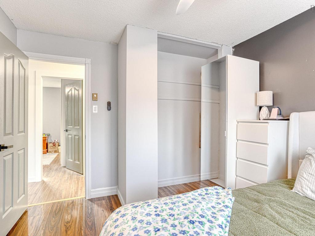 












91 Inglewood Crescent

,
Cole Harbour,




NS
B2W 5W5

