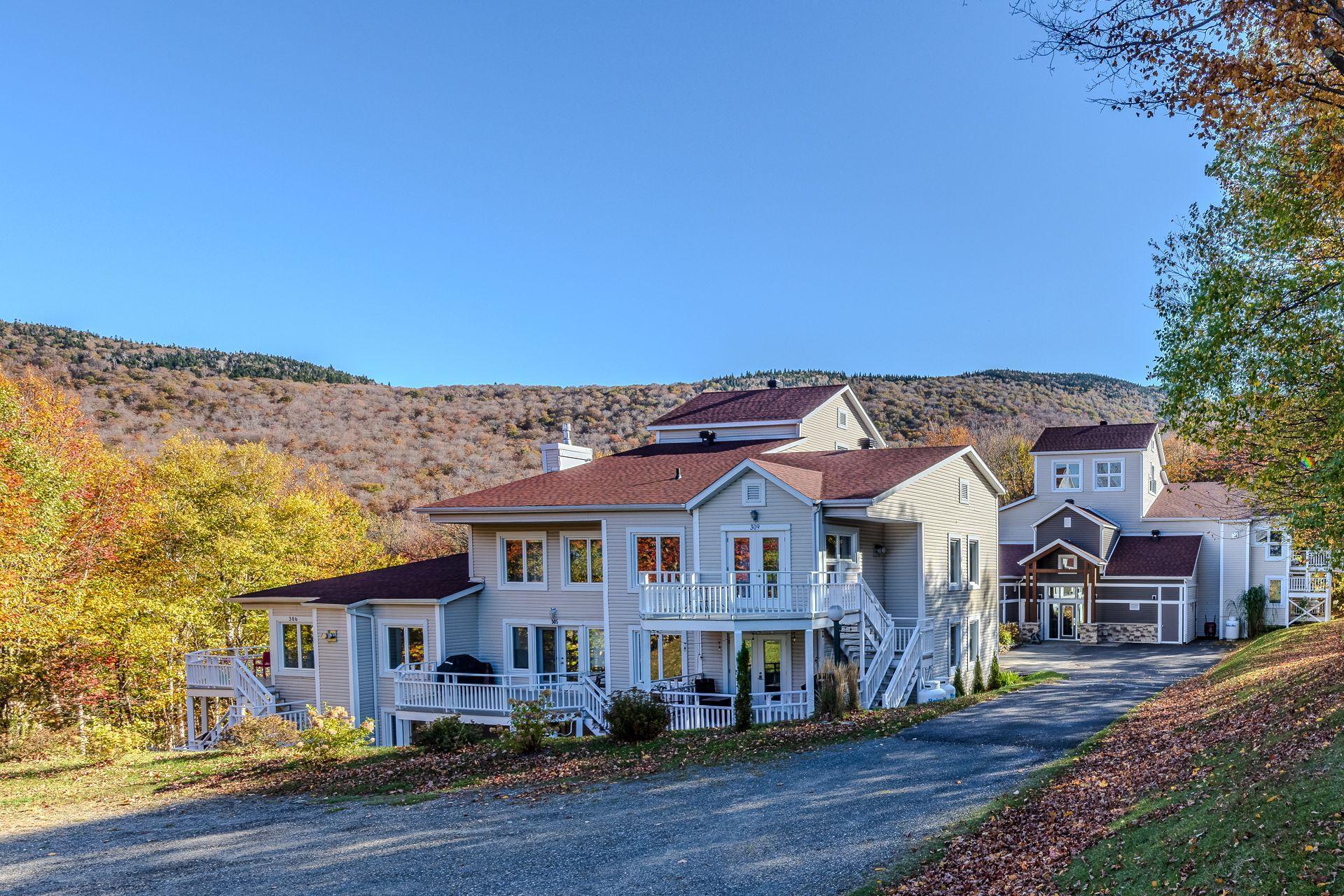 









556


Ch. Réal

, 309,
Sutton,




QC
J0E2K0

