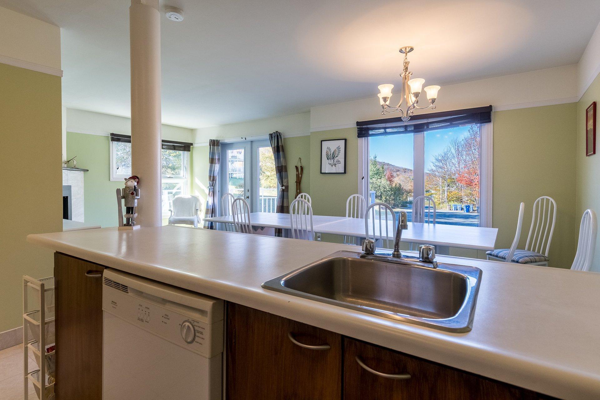 









556


Ch. Réal

, 309,
Sutton,




QC
J0E2K0

