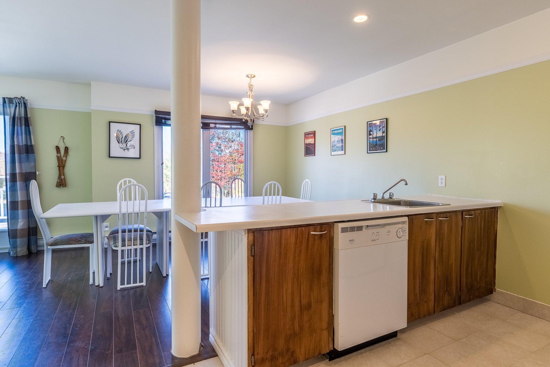 









556


Ch. Réal

, 309,
Sutton,




QC
J0E2K0

