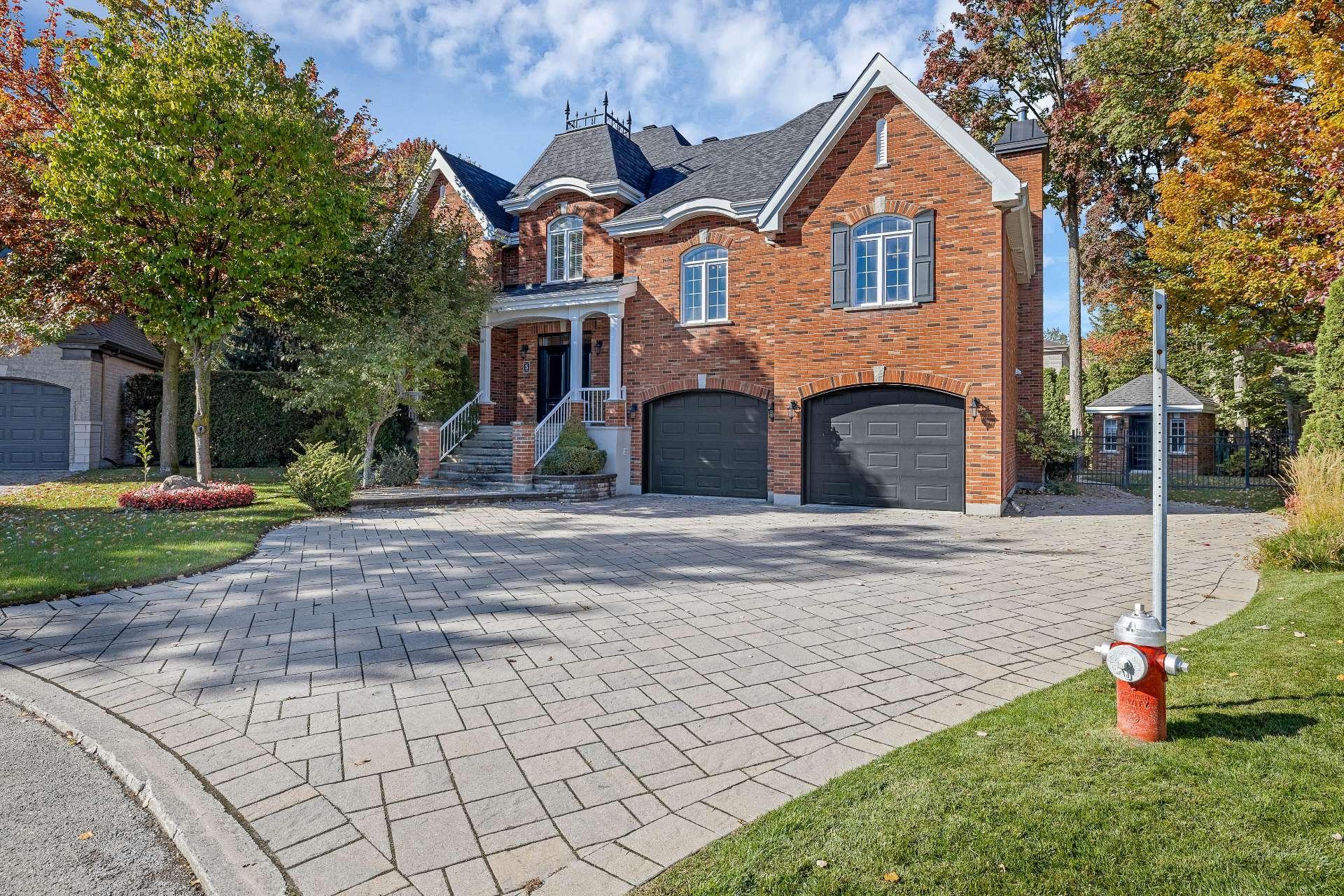 









5


Rue des Ancolies

,
Blainville,




QC
J7C6A9

