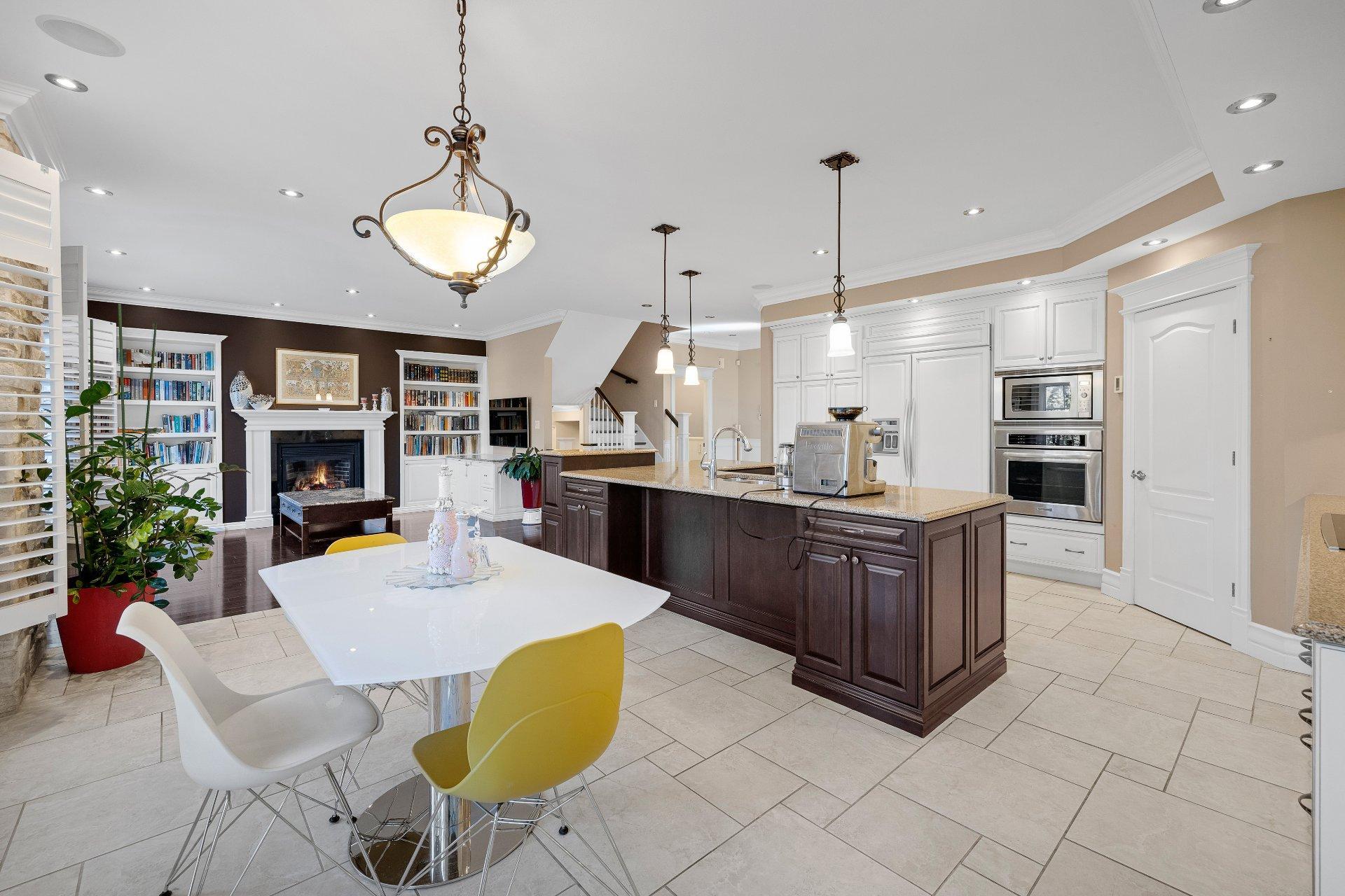 









5


Rue des Ancolies

,
Blainville,




QC
J7C6A9

