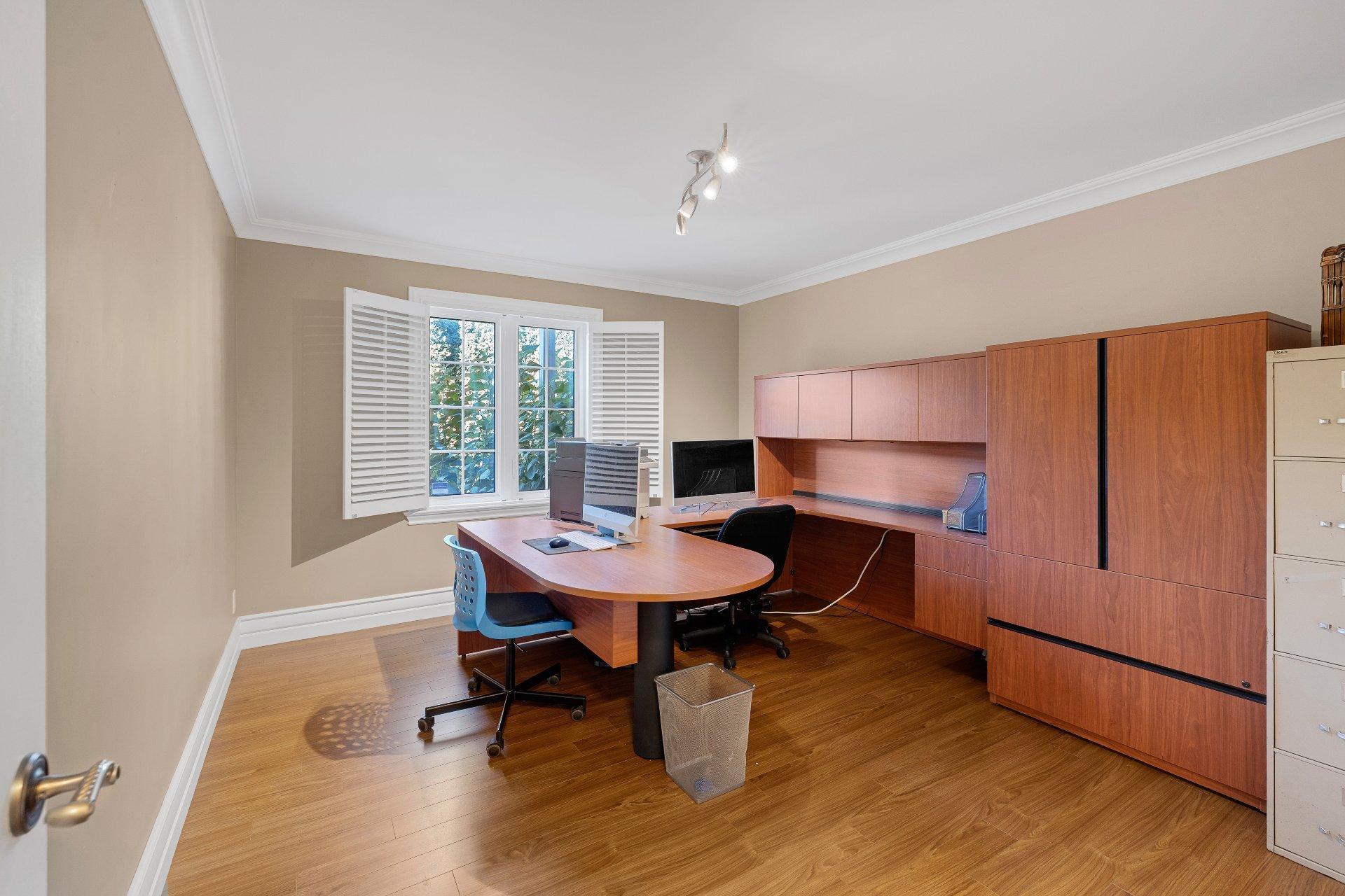 









5


Rue des Ancolies

,
Blainville,




QC
J7C6A9

