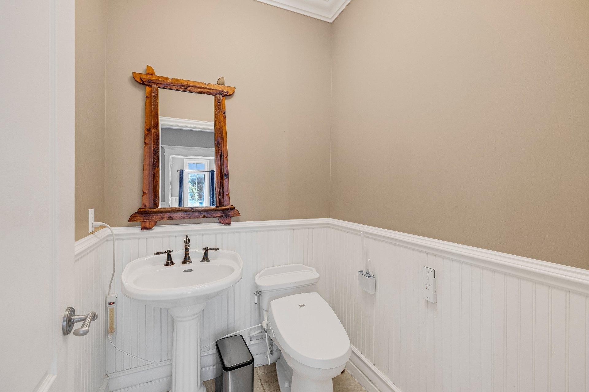 









5


Rue des Ancolies

,
Blainville,




QC
J7C6A9

