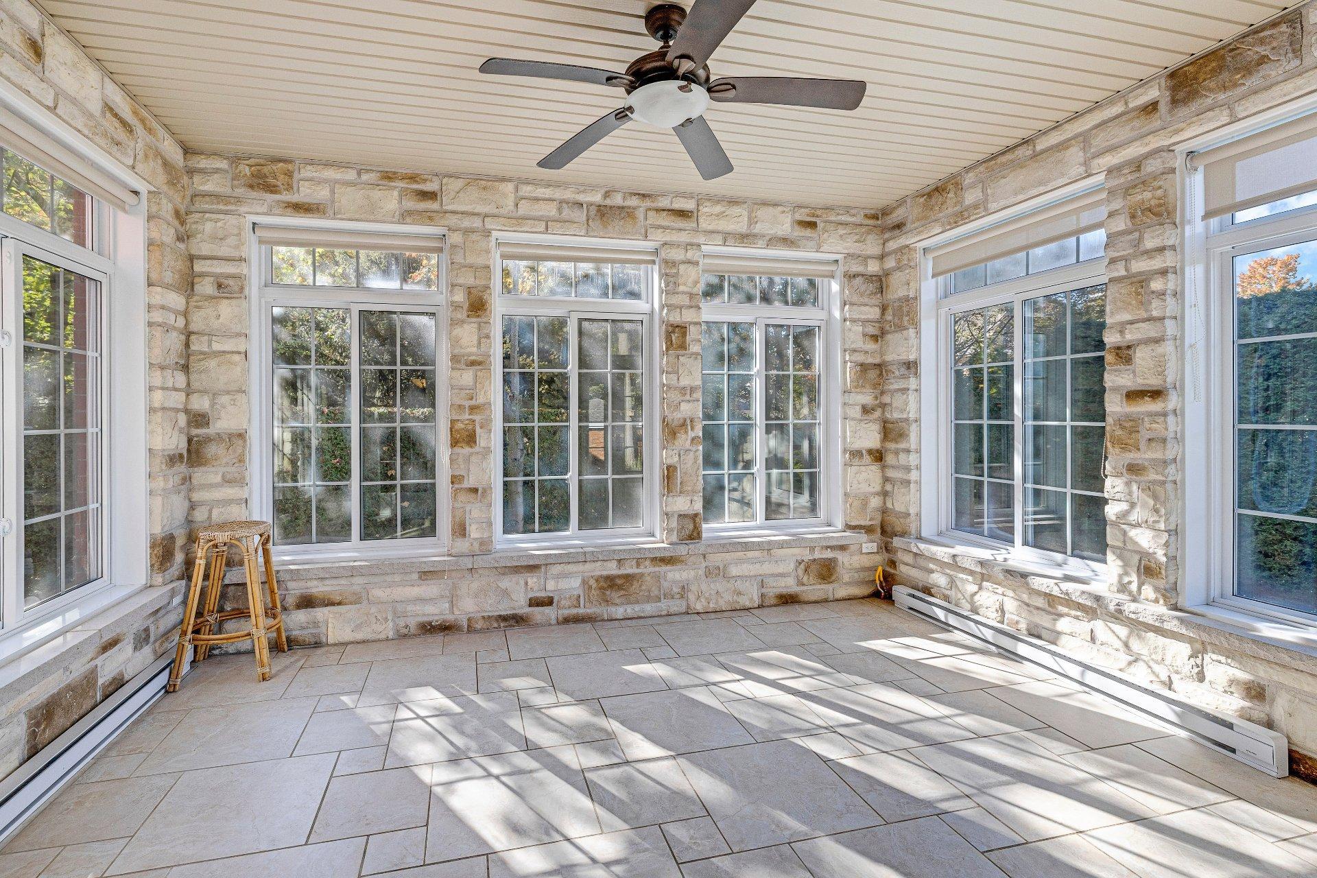 









5


Rue des Ancolies

,
Blainville,




QC
J7C6A9

