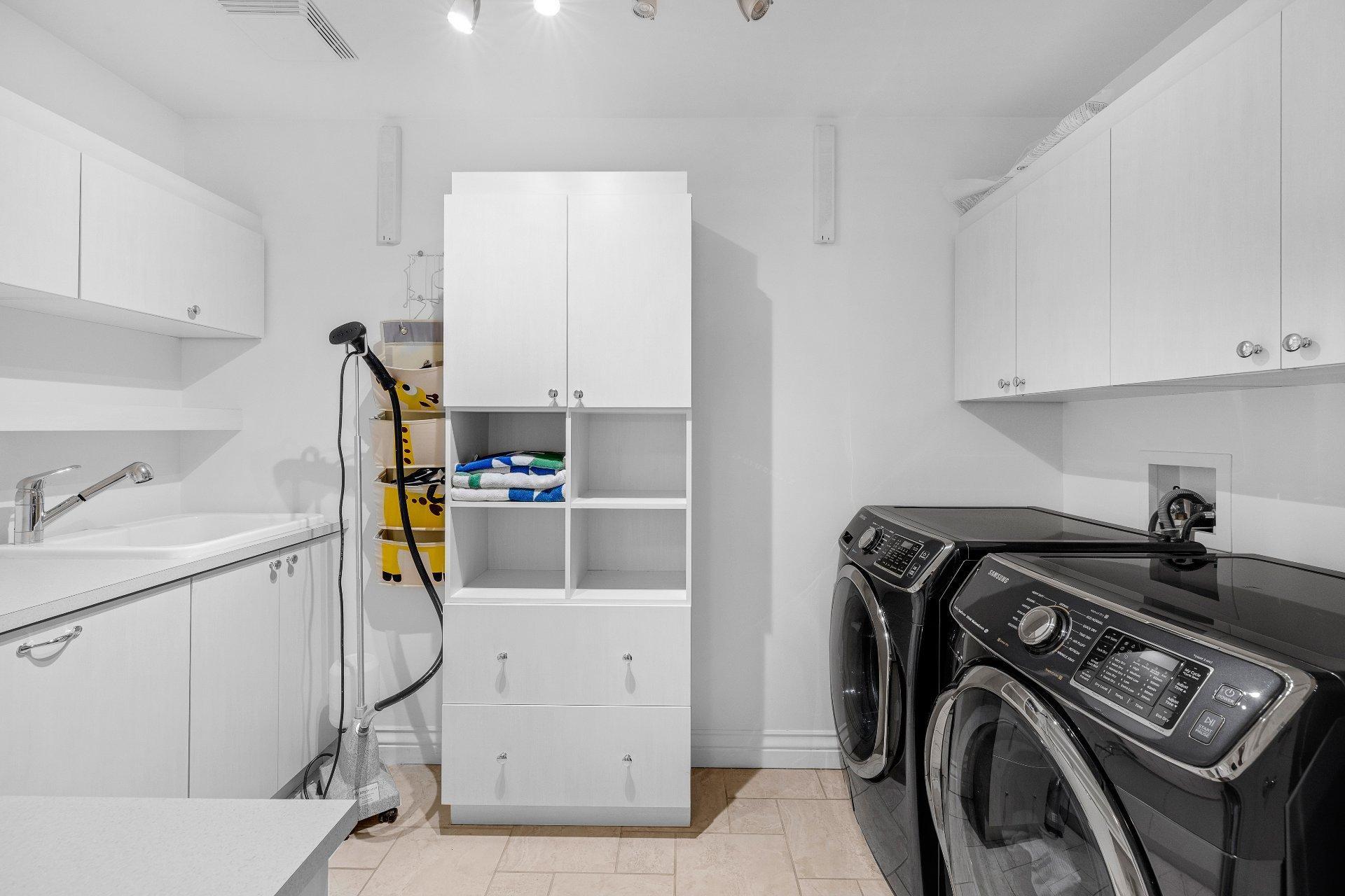 









5


Rue des Ancolies

,
Blainville,




QC
J7C6A9

