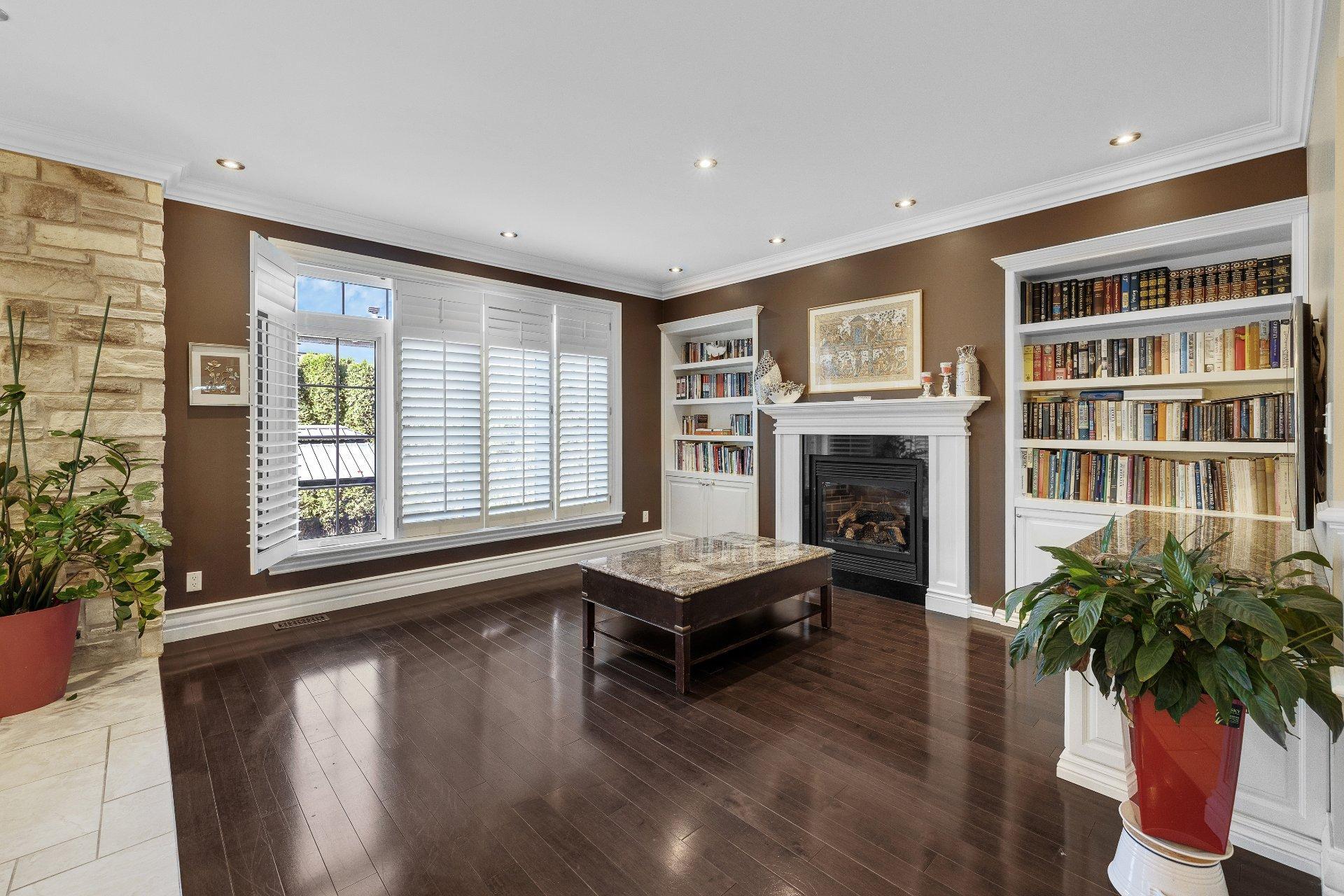 









5


Rue des Ancolies

,
Blainville,




QC
J7C6A9

