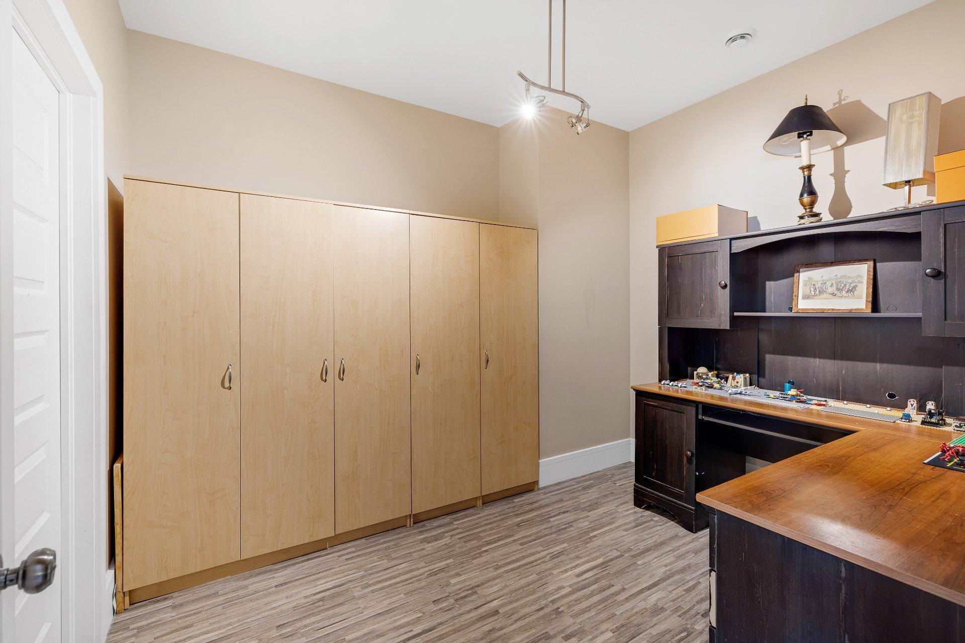 









5


Rue des Ancolies

,
Blainville,




QC
J7C6A9

