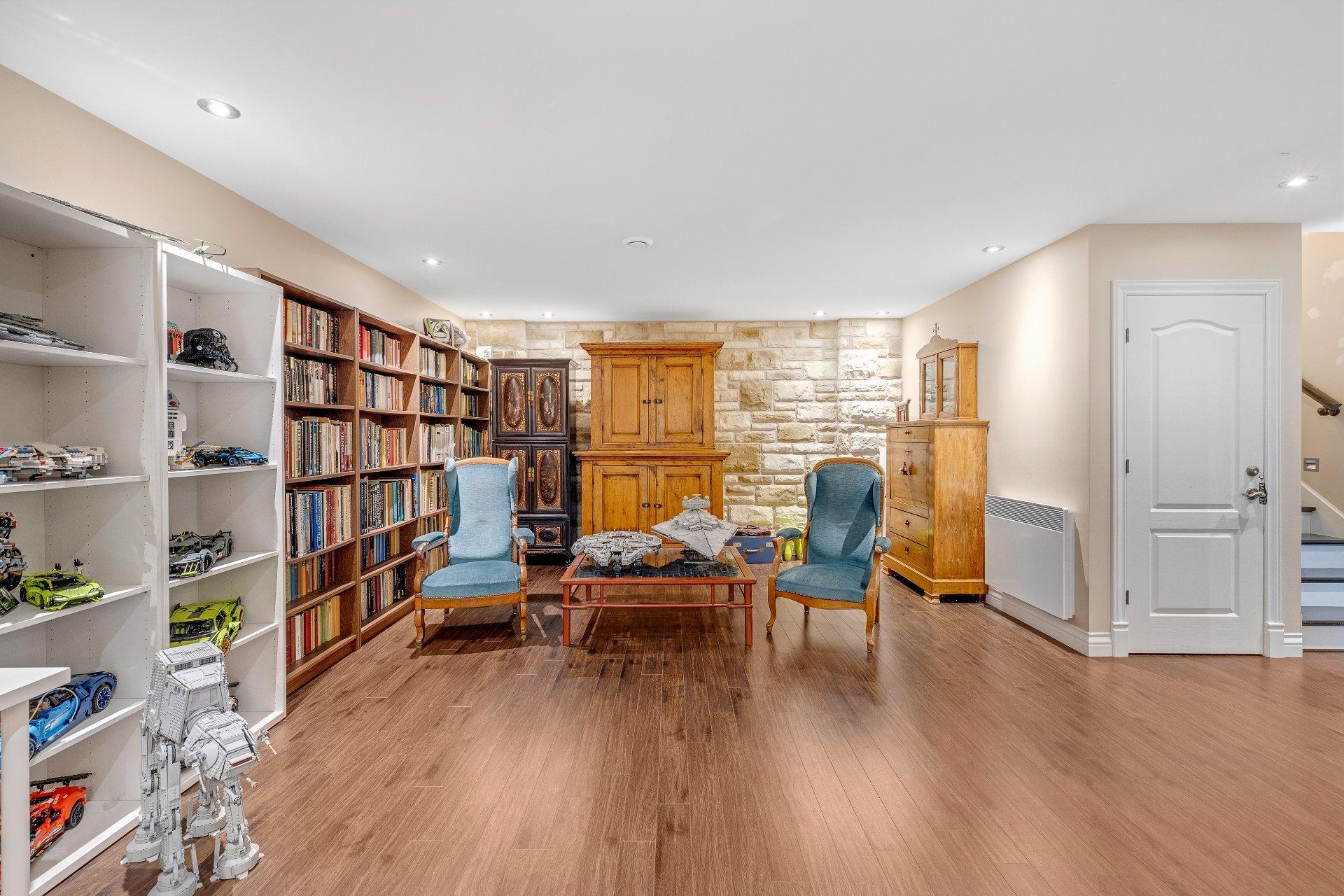 









5


Rue des Ancolies

,
Blainville,




QC
J7C6A9

